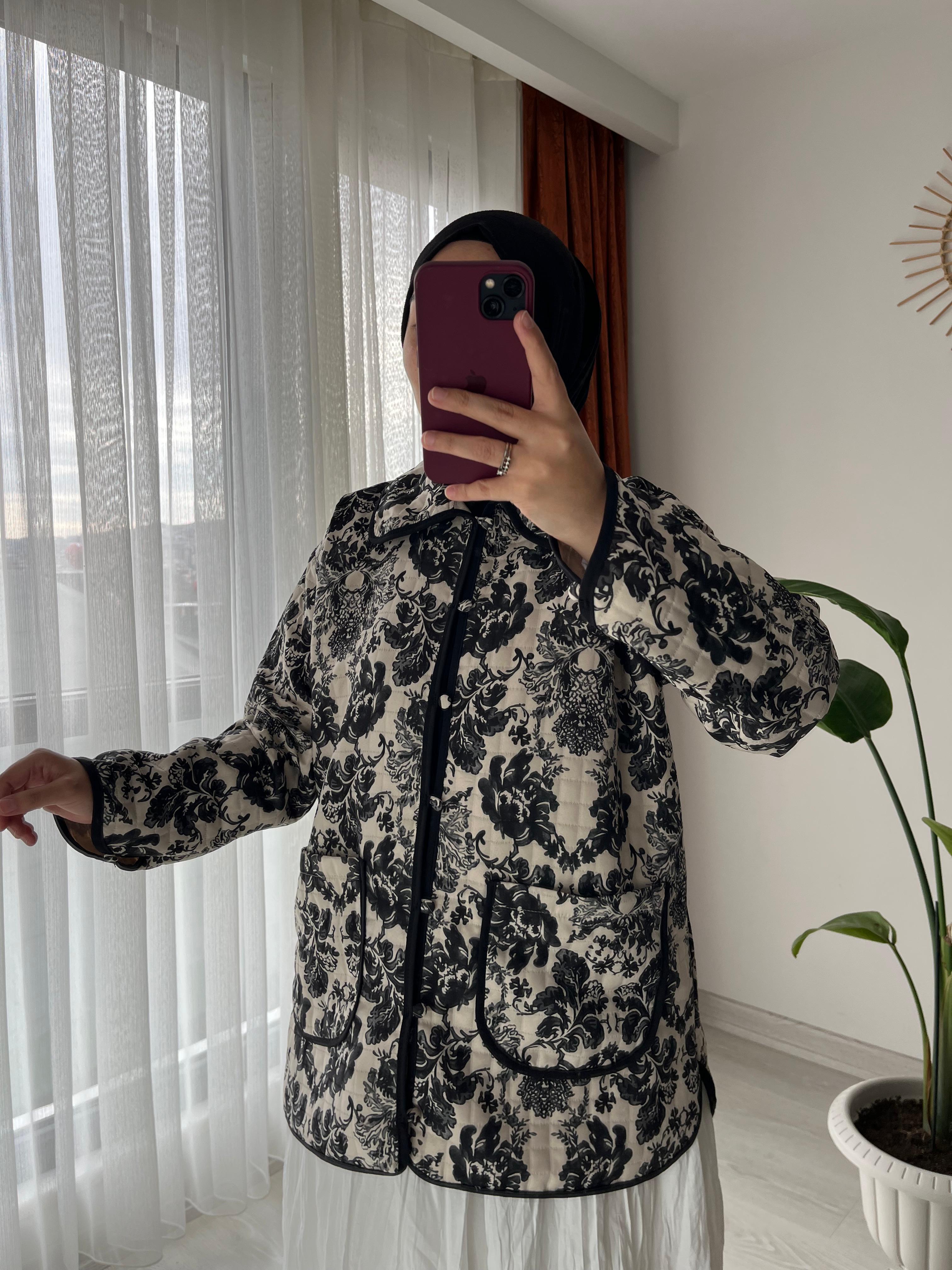 Bebe Yaka Etnik Desenli Uzun Kapitone Ceket