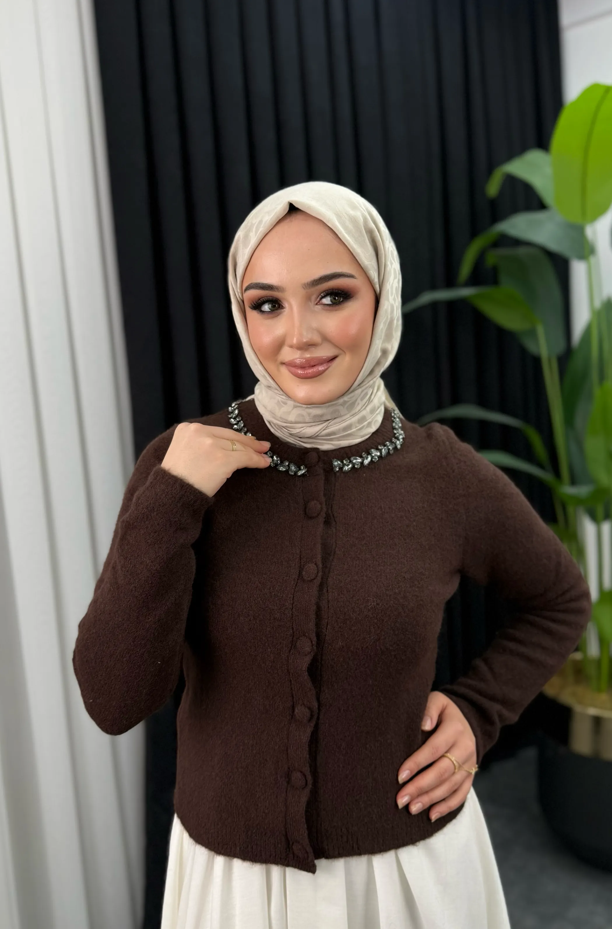 Elaris Taş Detaylı Kahve Örme Hırka