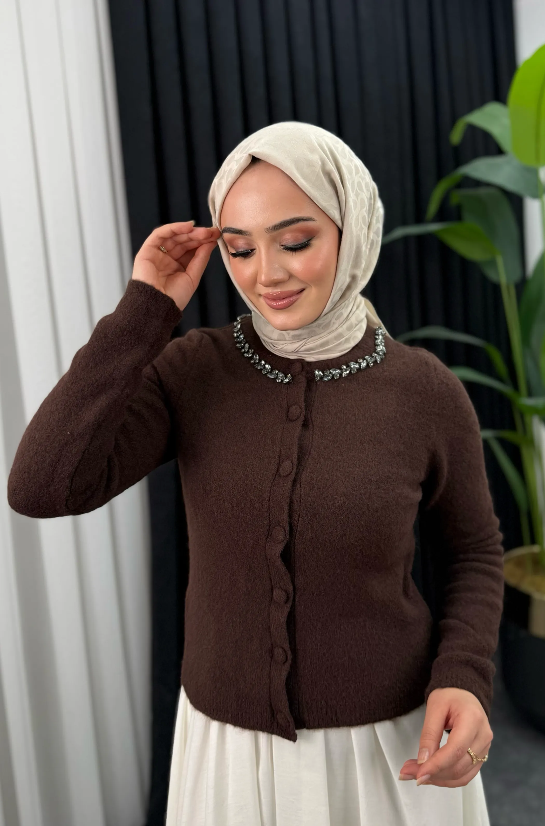 Elaris Taş Detaylı Kahve Örme Hırka