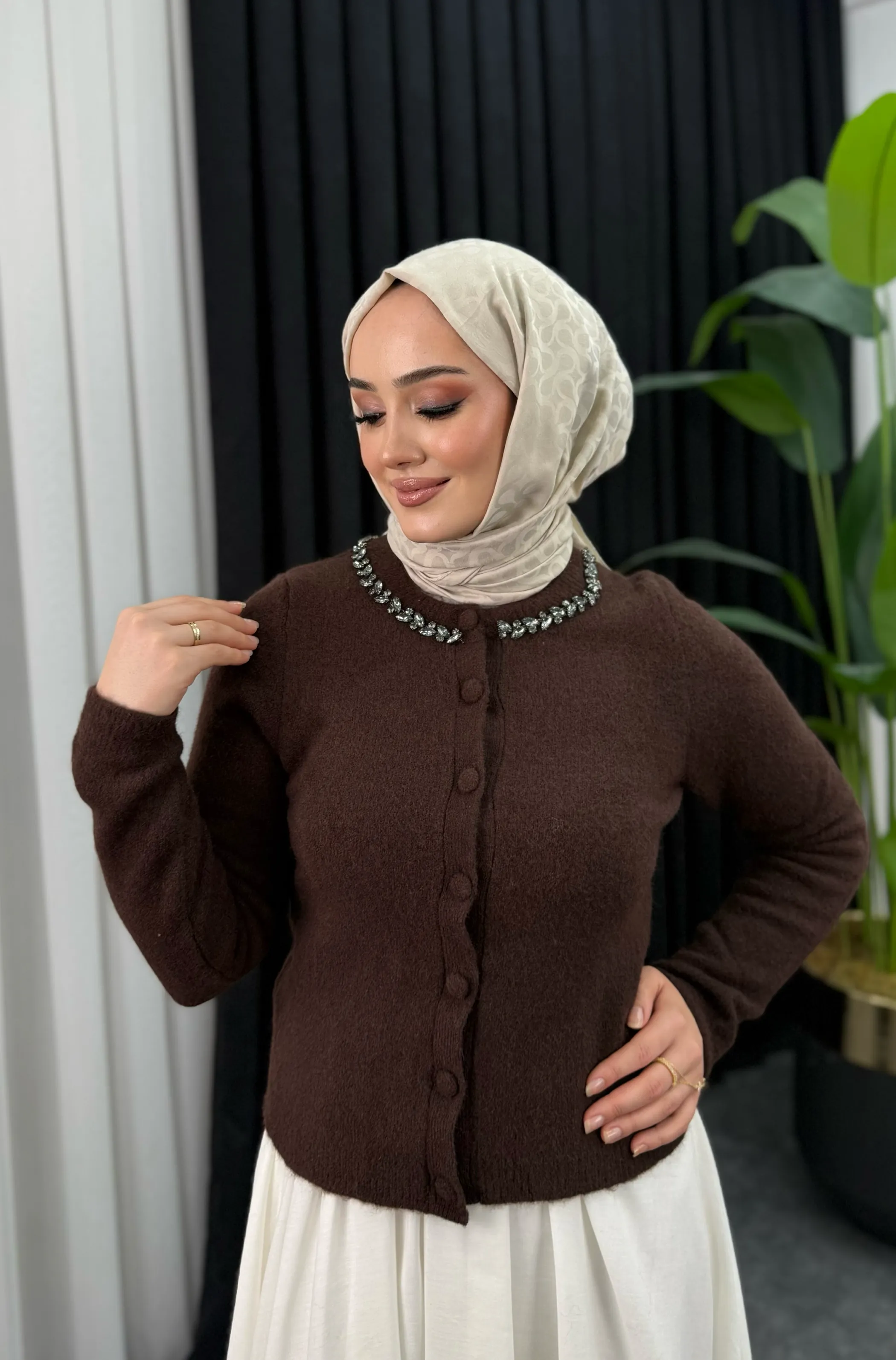 Elaris Taş Detaylı Kahve Örme Hırka