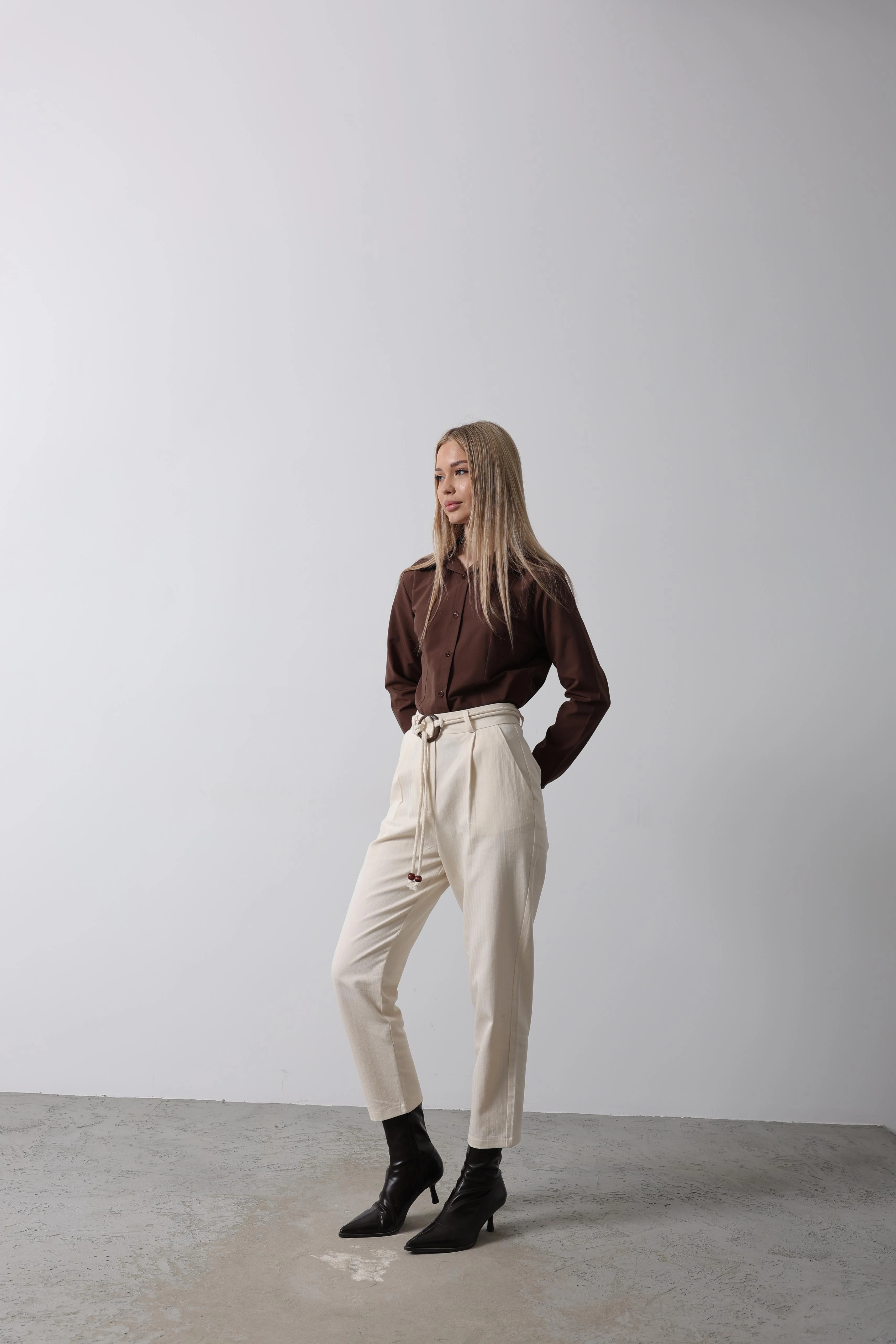 Ekru Renk Keten Kemerli Pantolon