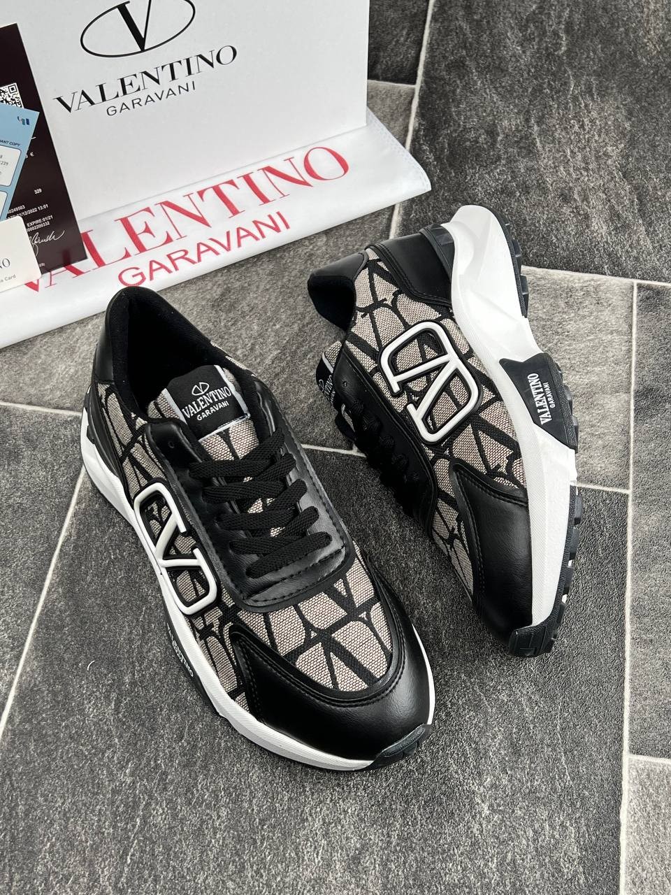 Valentino Ayakkabı İthal