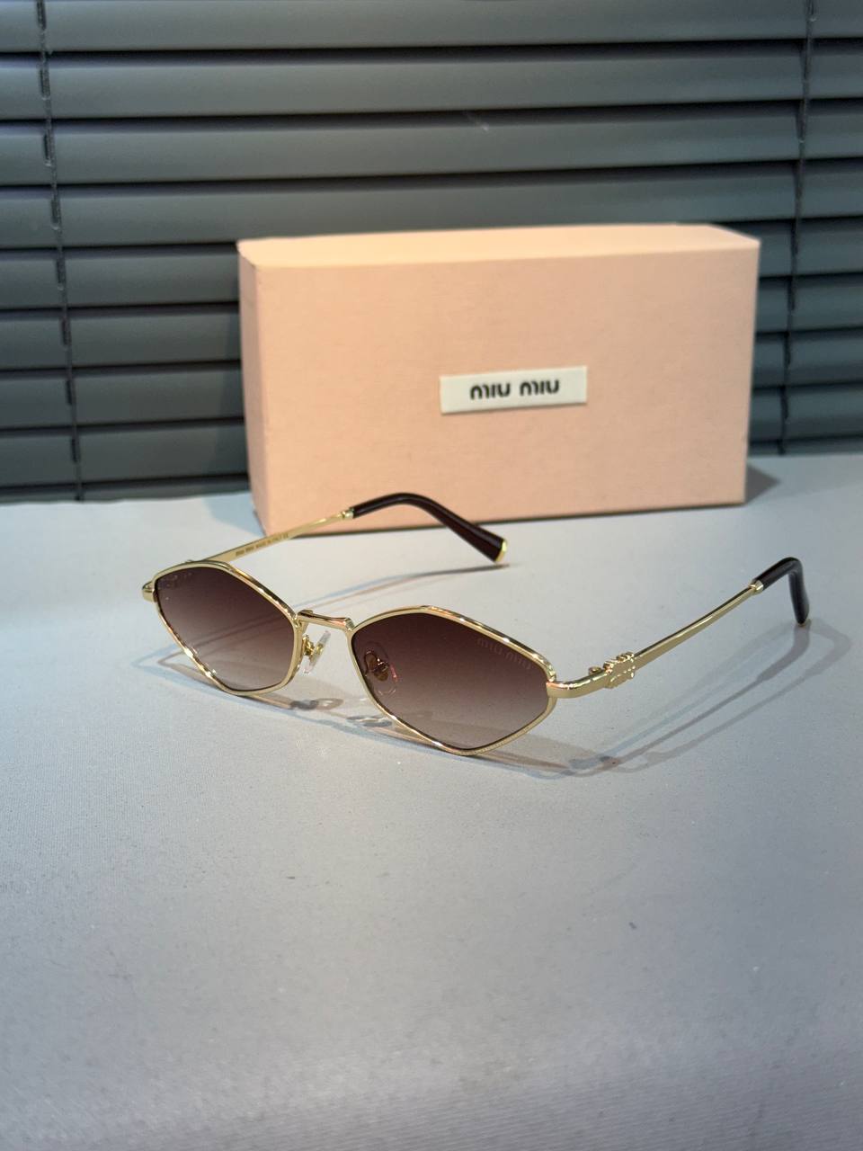 Miu Miu Güneş Gözlüğü
