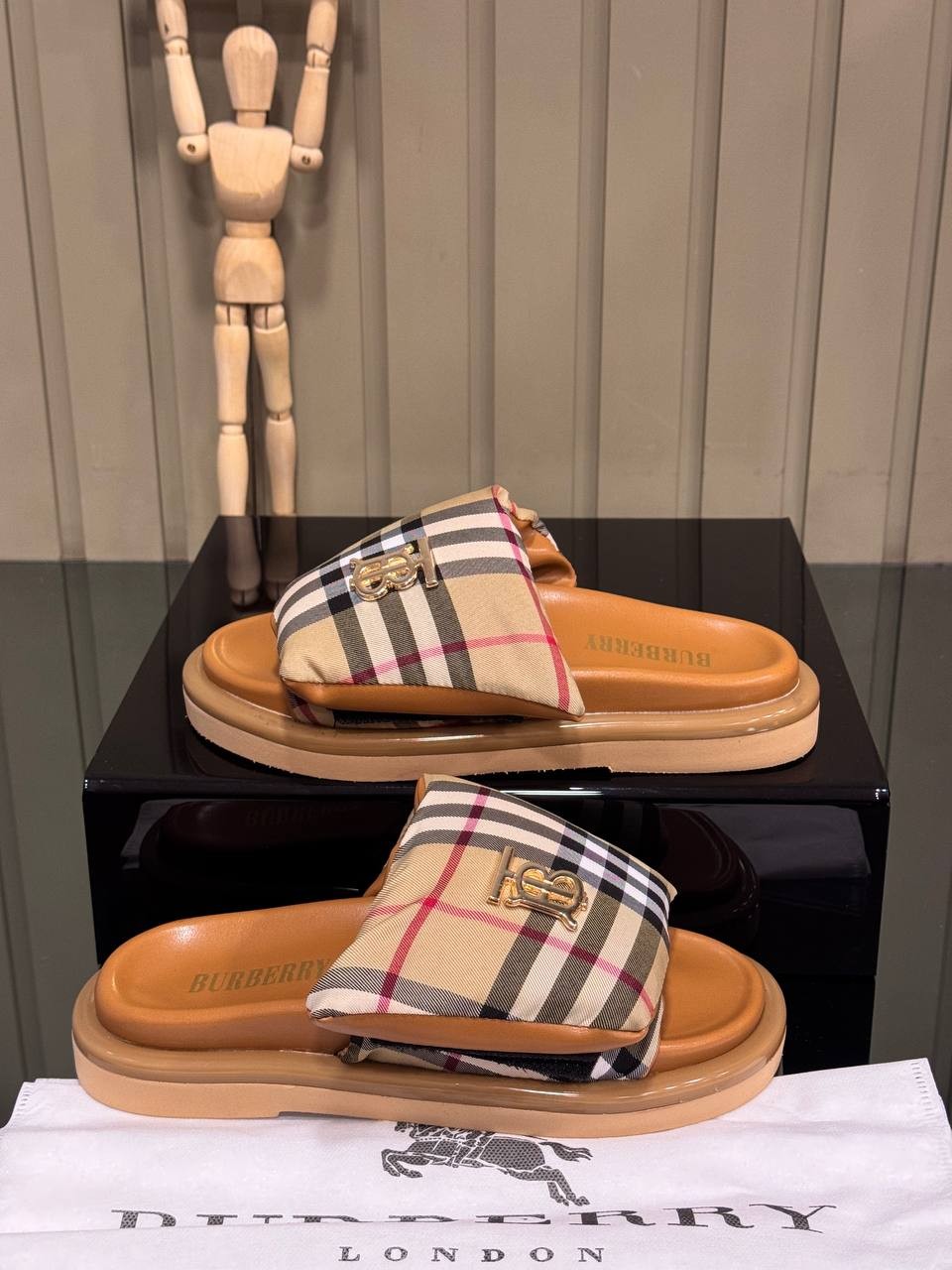 Burberry Terlik 