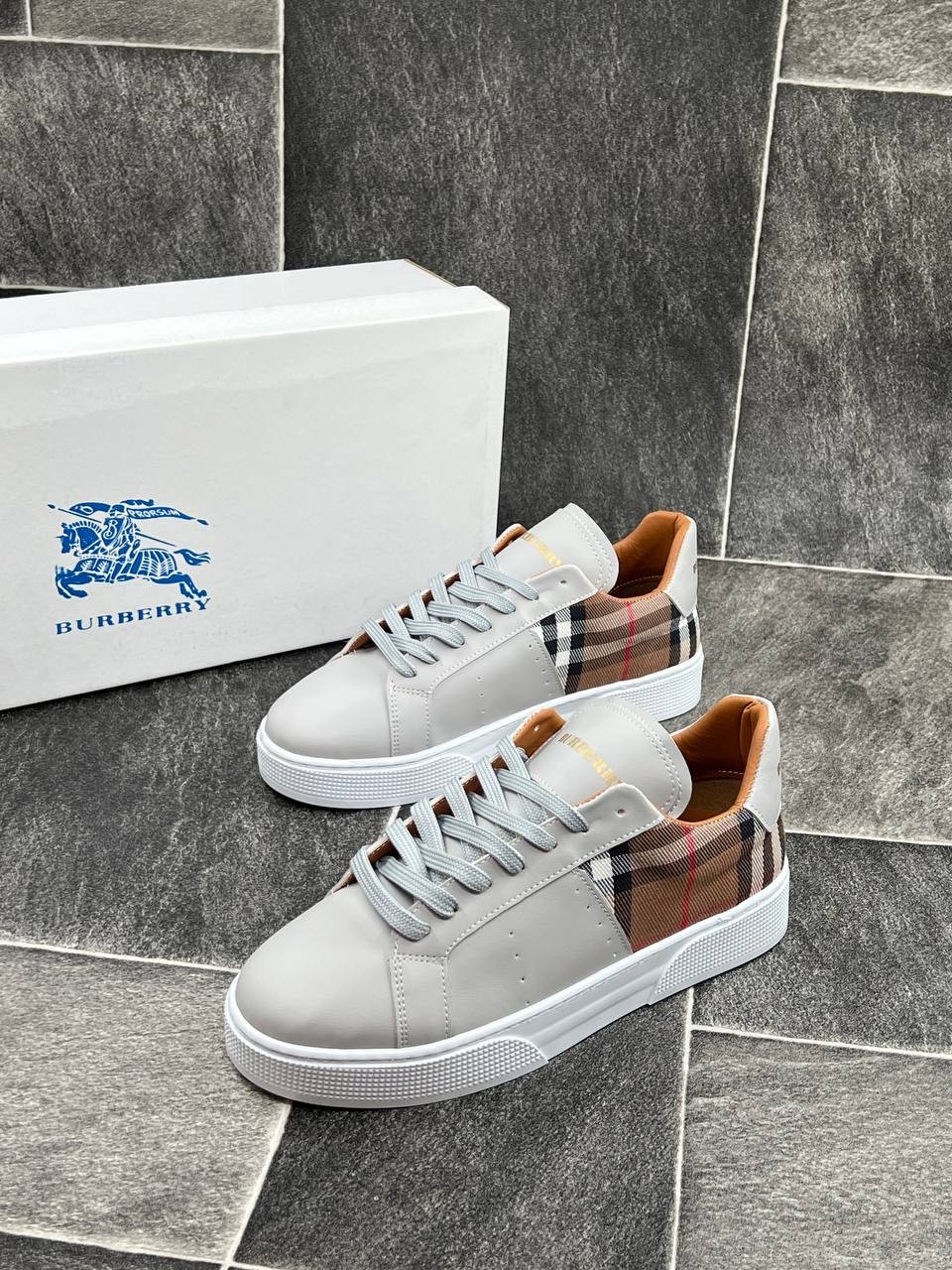 Burberry Ayakkabı İTHAL