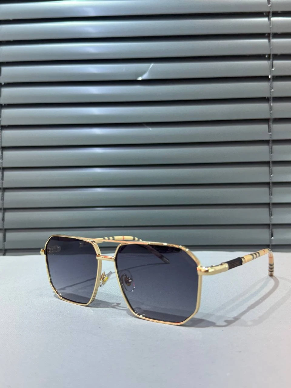 Burberry Güneş Gözlüğü