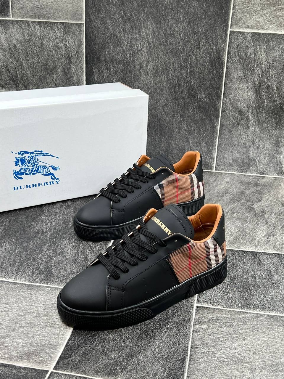 Burberry Ayakkabı İTHAL
