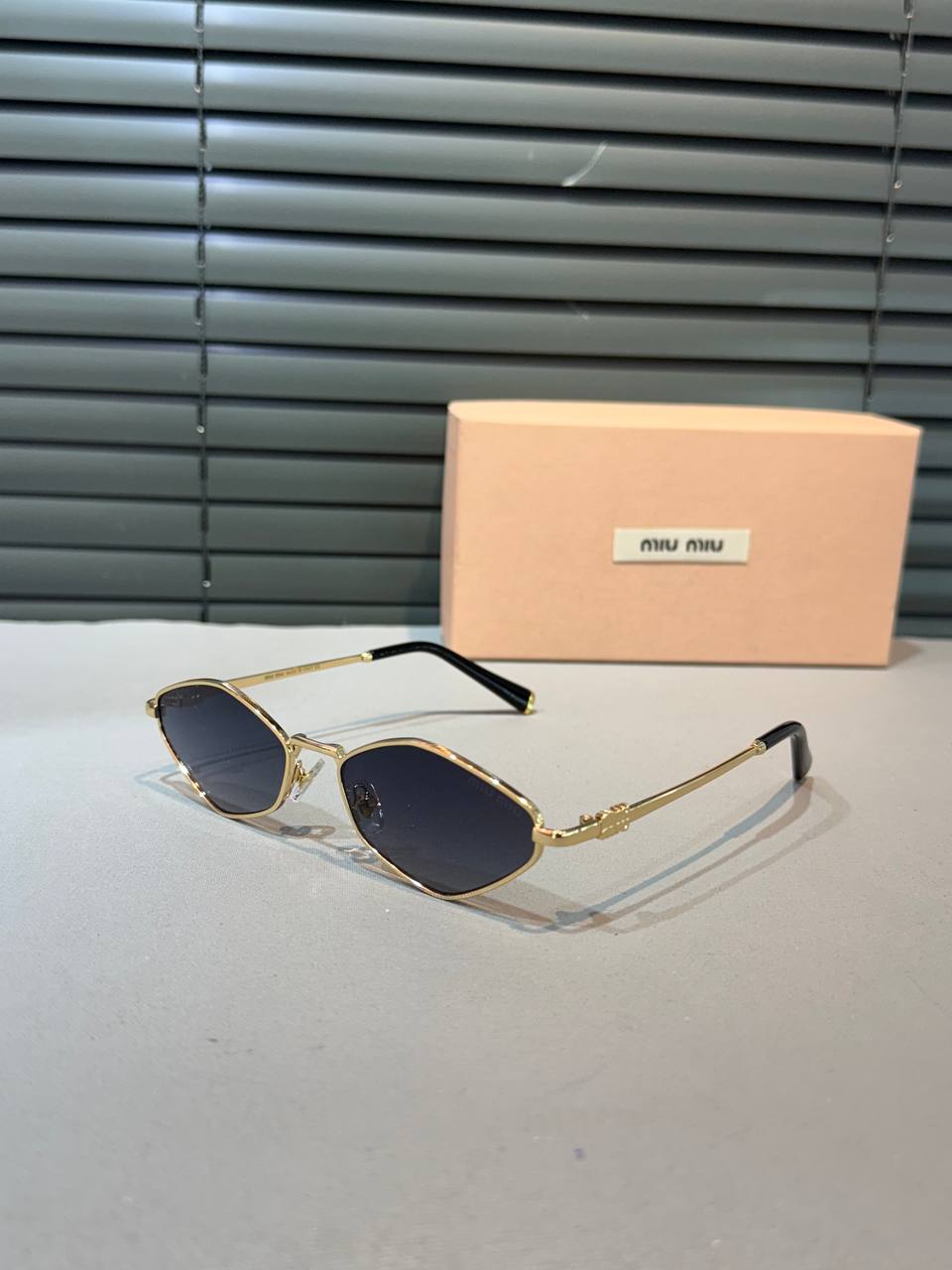 Miu Miu Güneş Gözlüğü