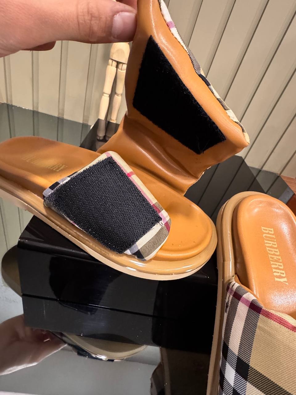 Burberry Terlik 