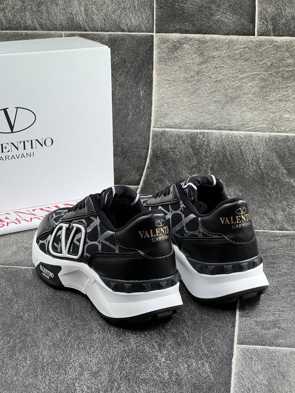 Valentino Ayakkabı İthal