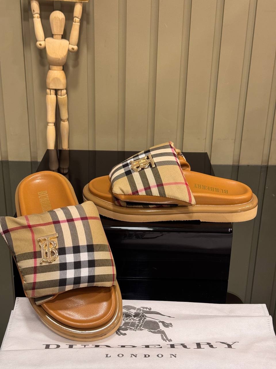 Burberry Terlik 