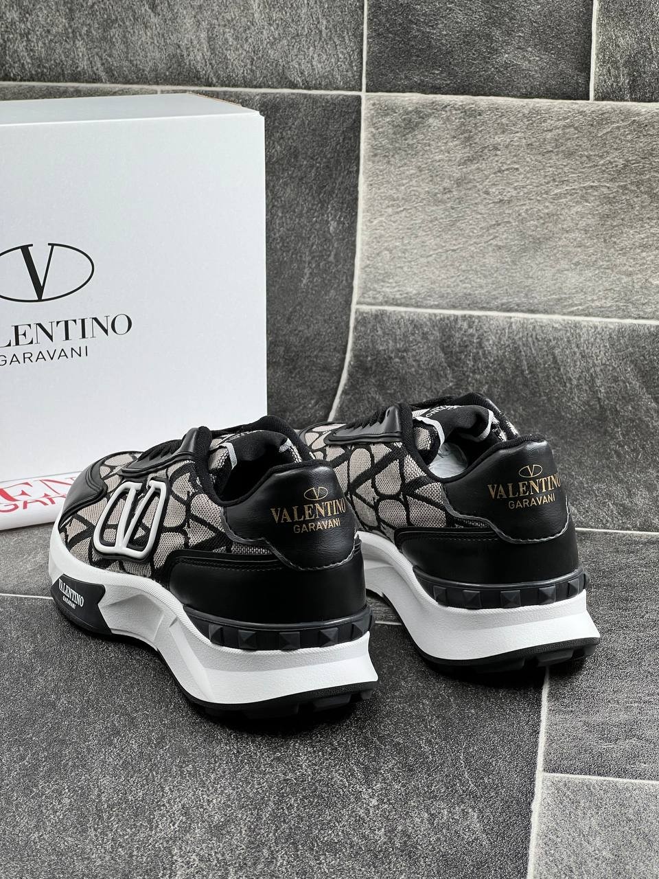 Valentino Ayakkabı İthal