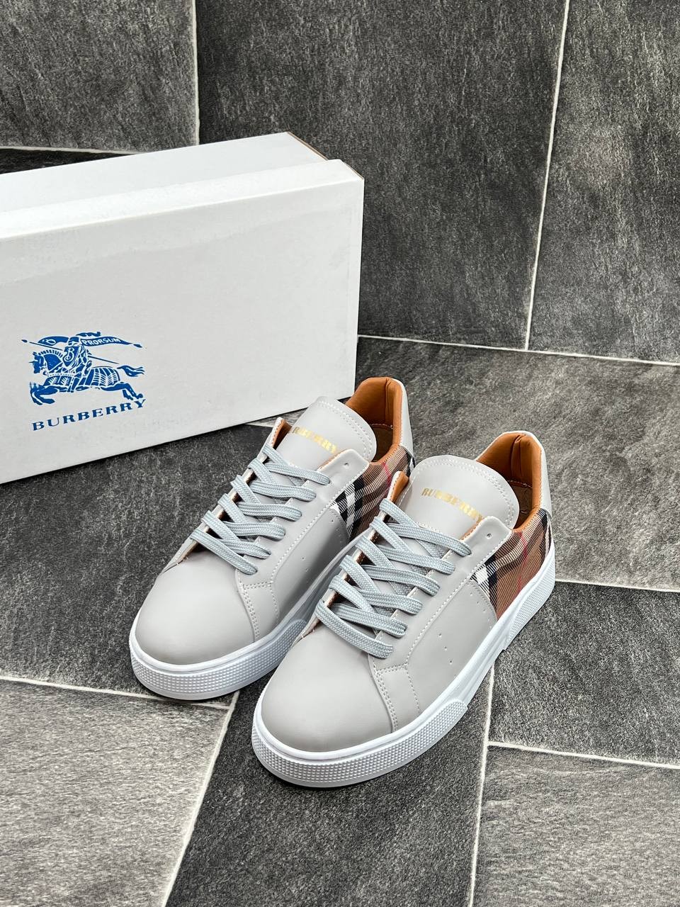 Burberry Ayakkabı İTHAL