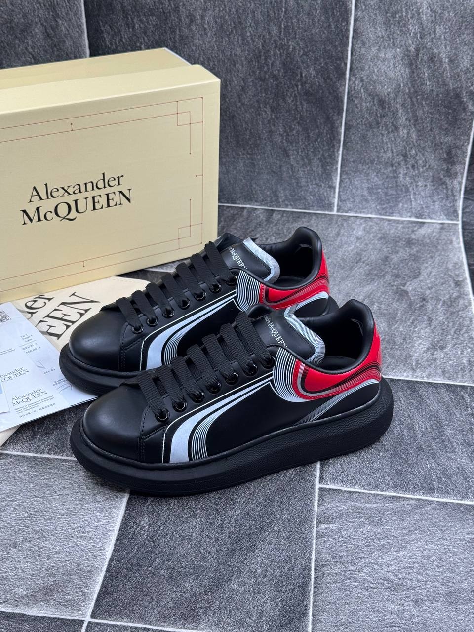 Alexander McQueen İTHAL