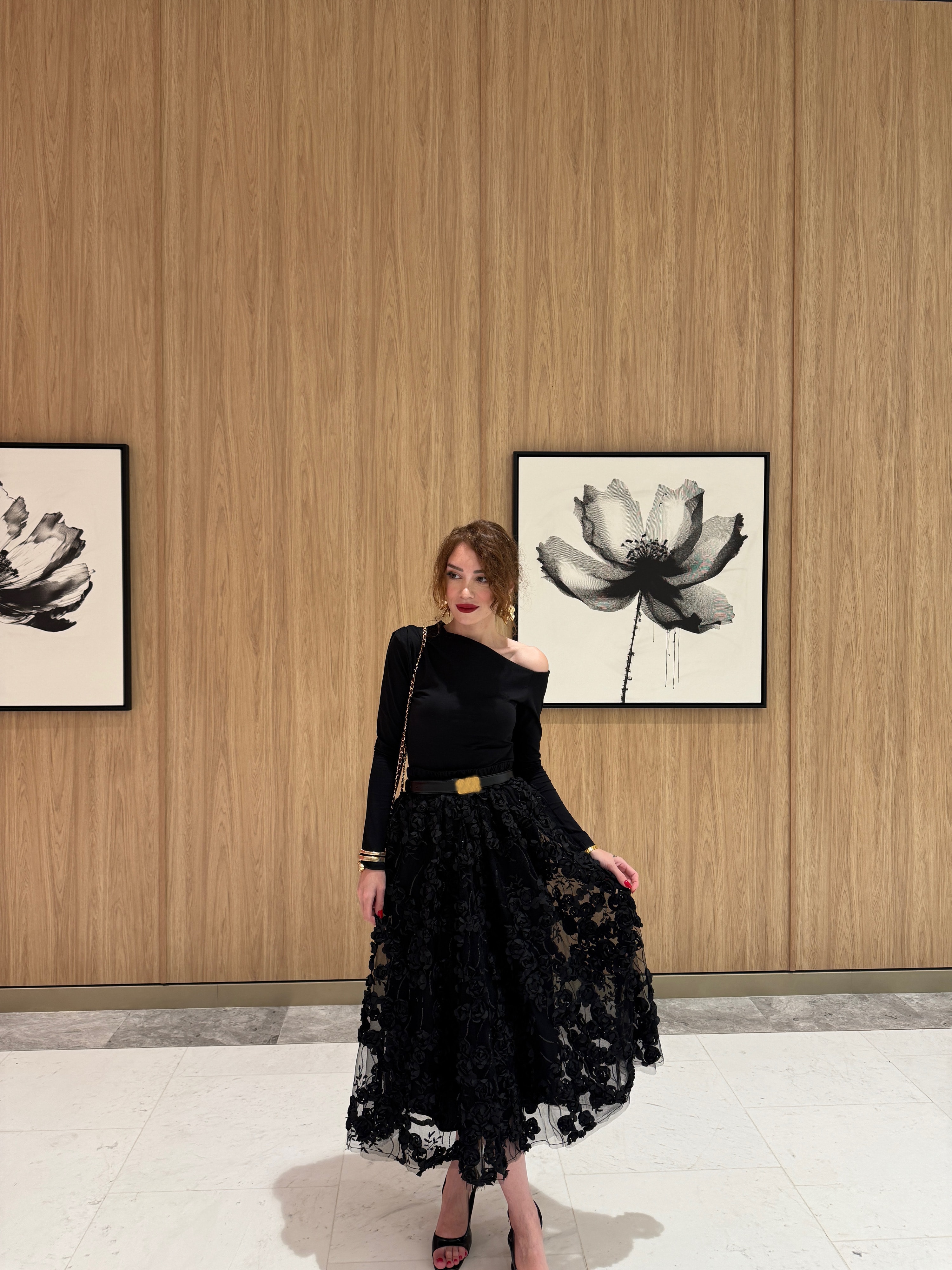 ROSE 3 BOYUTLU ÇİÇEK KABARTMALI TASARIM ETEK ( ÖN SİPARİŞTİR 31 EKİM)