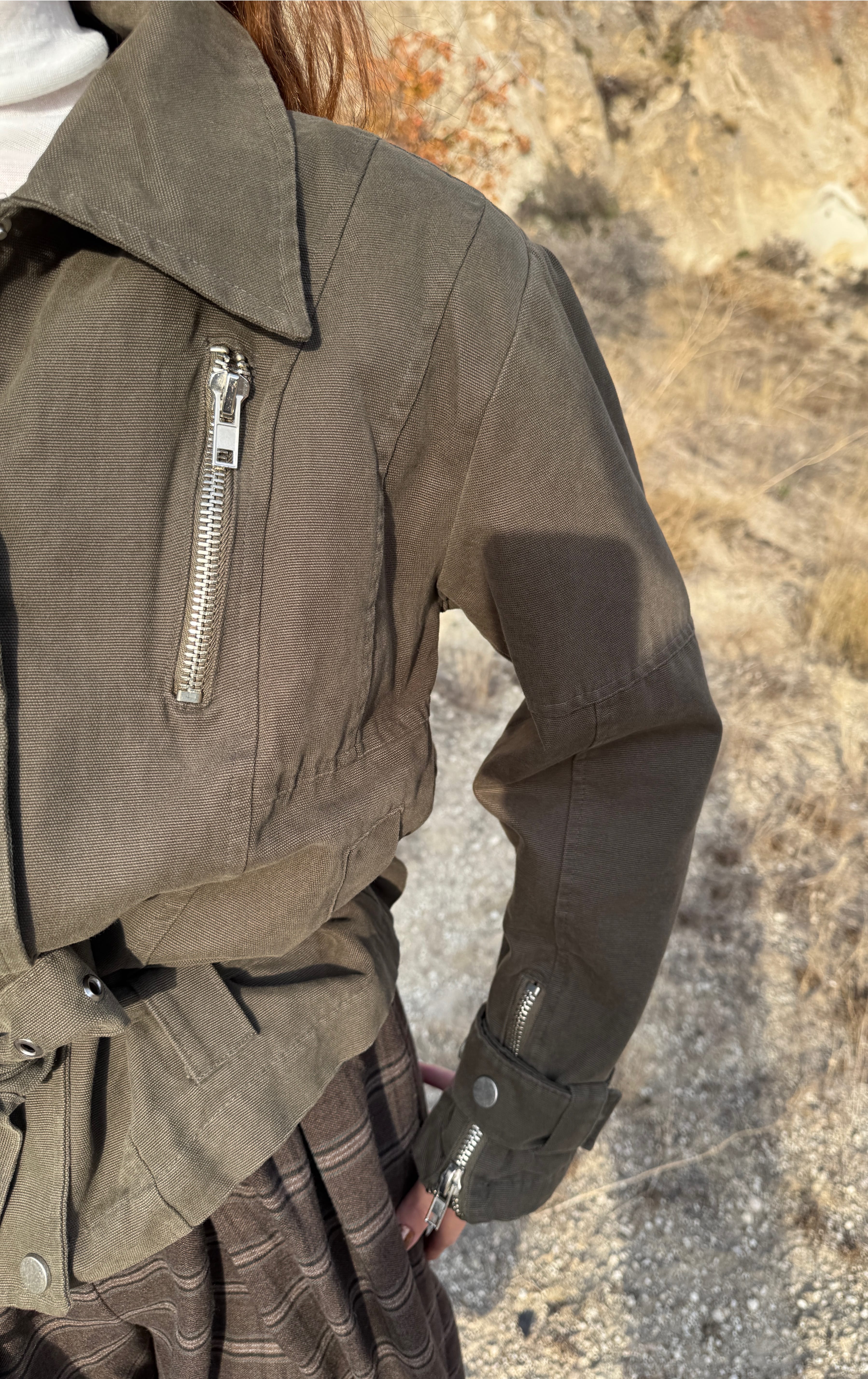  ZELVE KEMERLİ GABARDİN TASARİM CEKET 