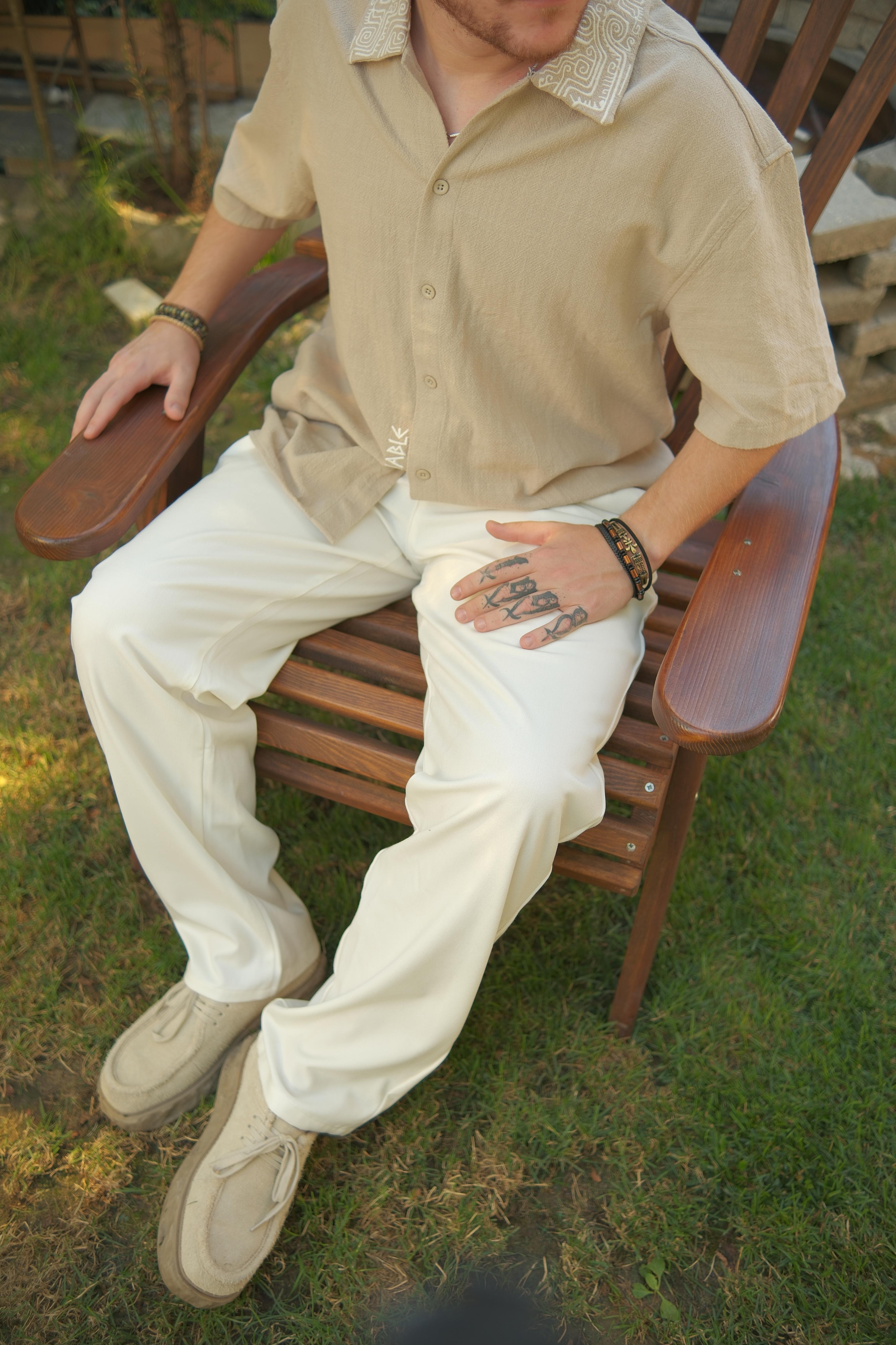 YAKASI NAKIŞLI İTHAL TASARIM GÖMLEK