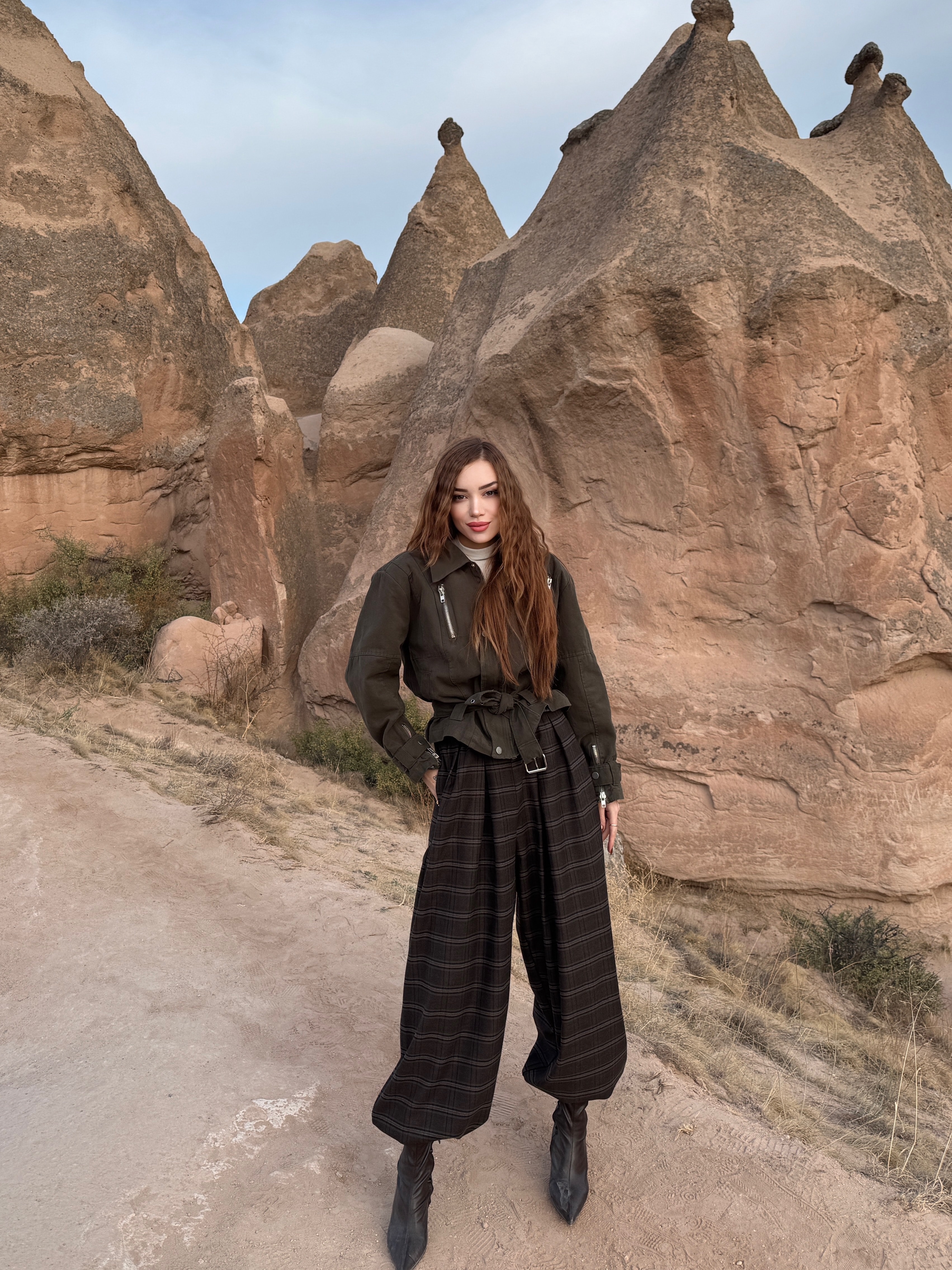  ZELVE KEMERLİ GABARDİN TASARİM CEKET 