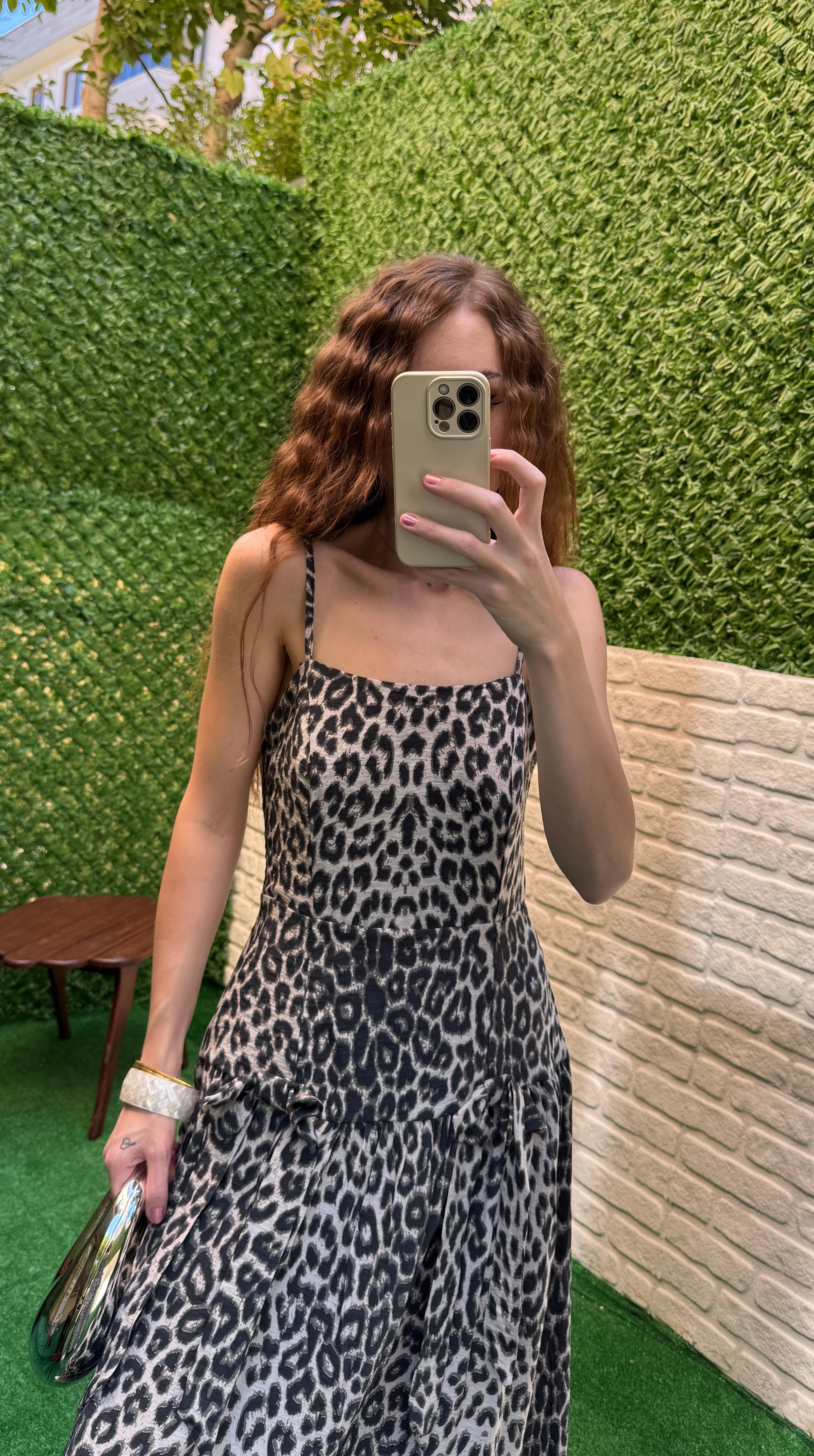 LEOPAR DESEN GRİ ASKILI FİYONK DETAY ELBİSE