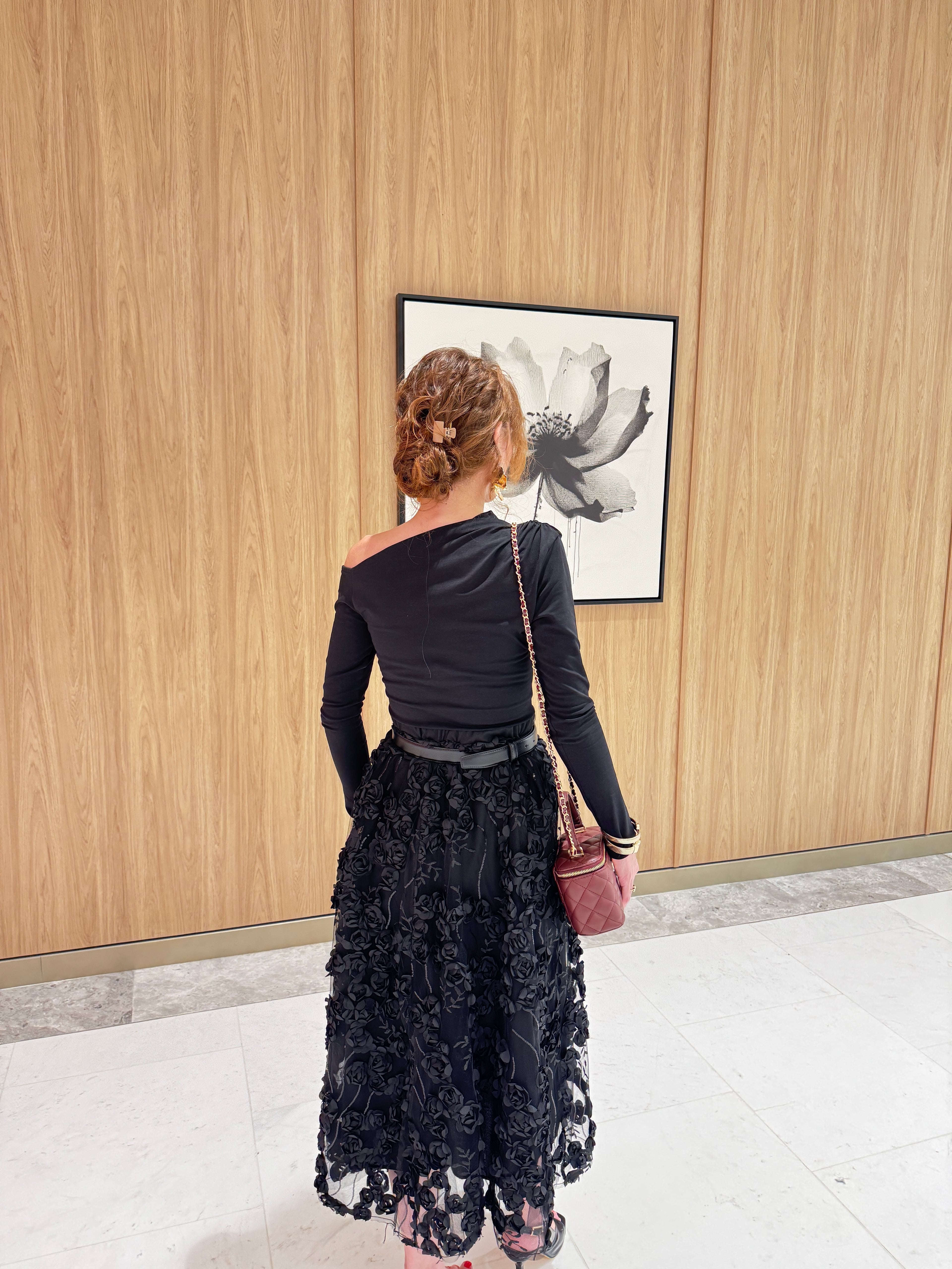 ROSE 3 BOYUTLU ÇİÇEK KABARTMALI TASARIM ETEK ( ÖN SİPARİŞTİR 31 EKİM)