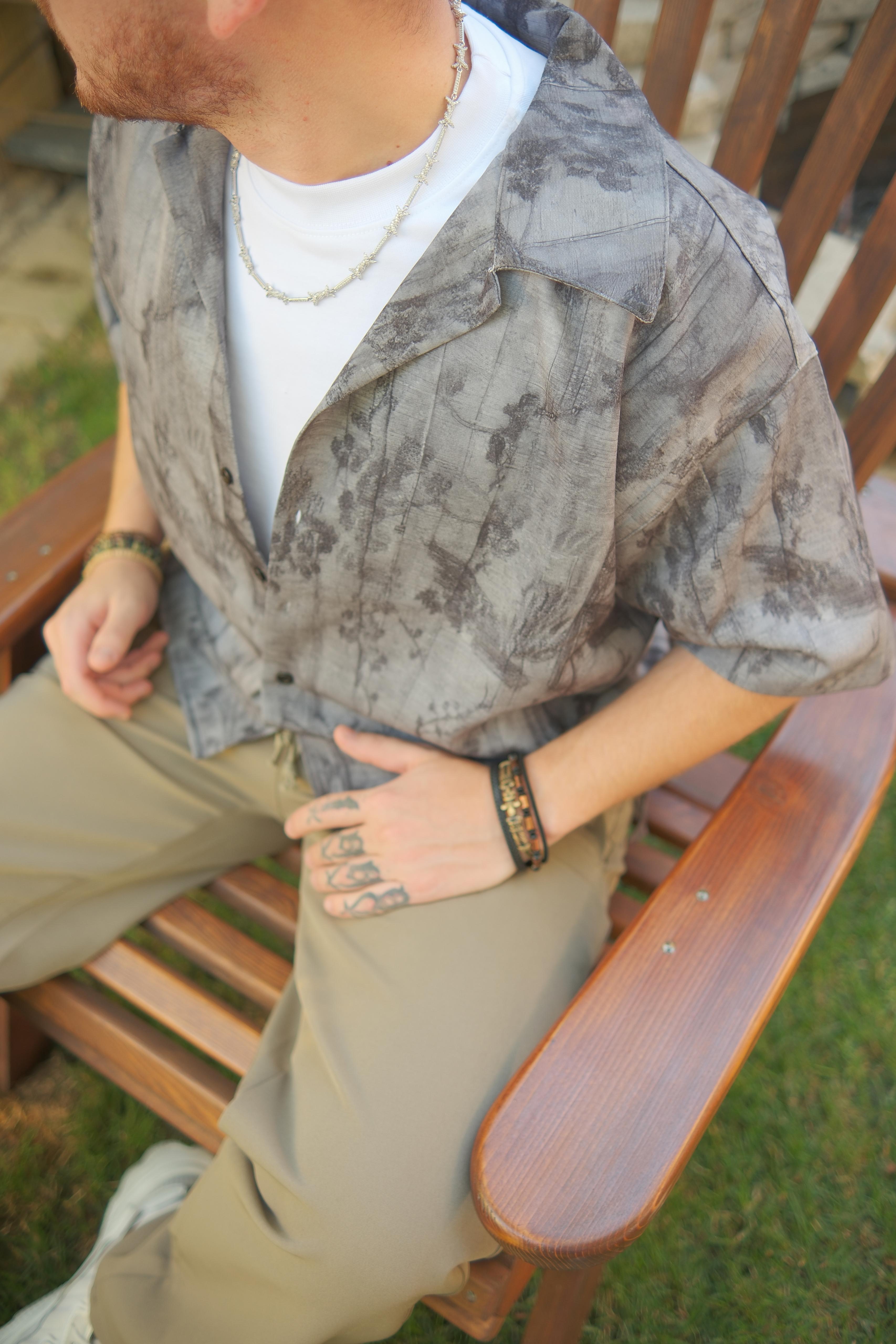 OVERSİZE ANTRASİT BASKILI GÖMLEK