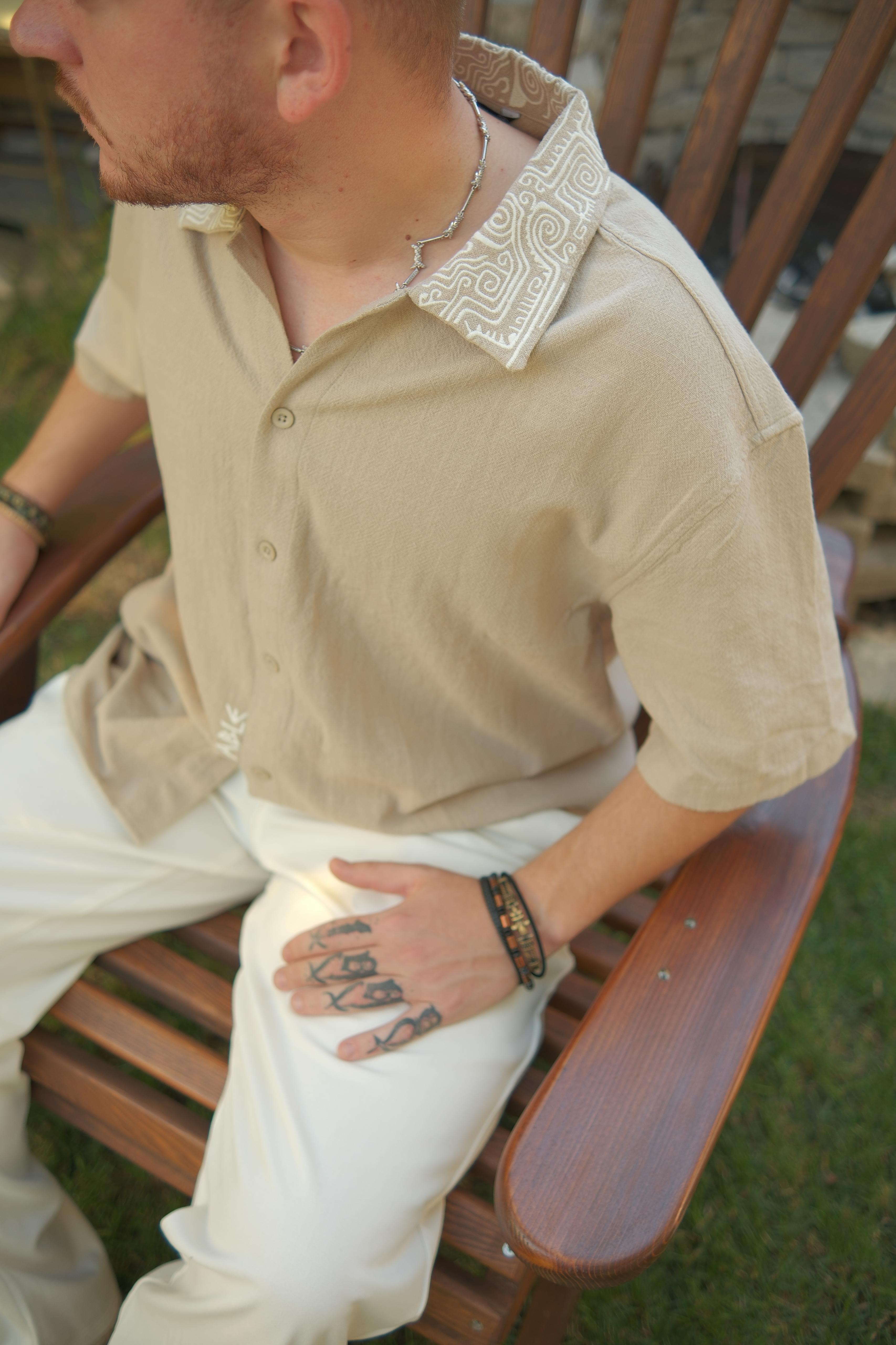 YAKASI NAKIŞLI İTHAL TASARIM GÖMLEK