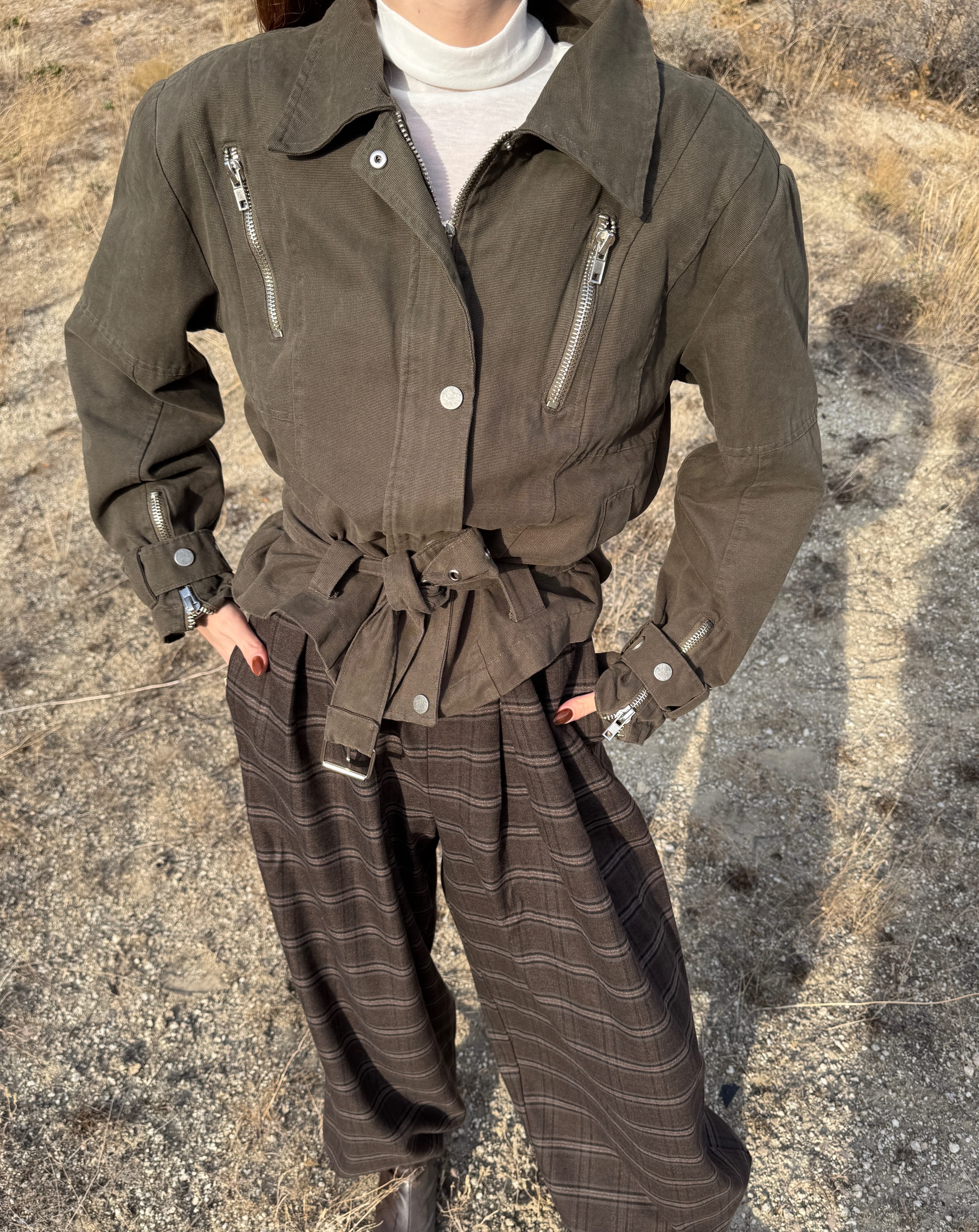  ZELVE KEMERLİ GABARDİN TASARİM CEKET 