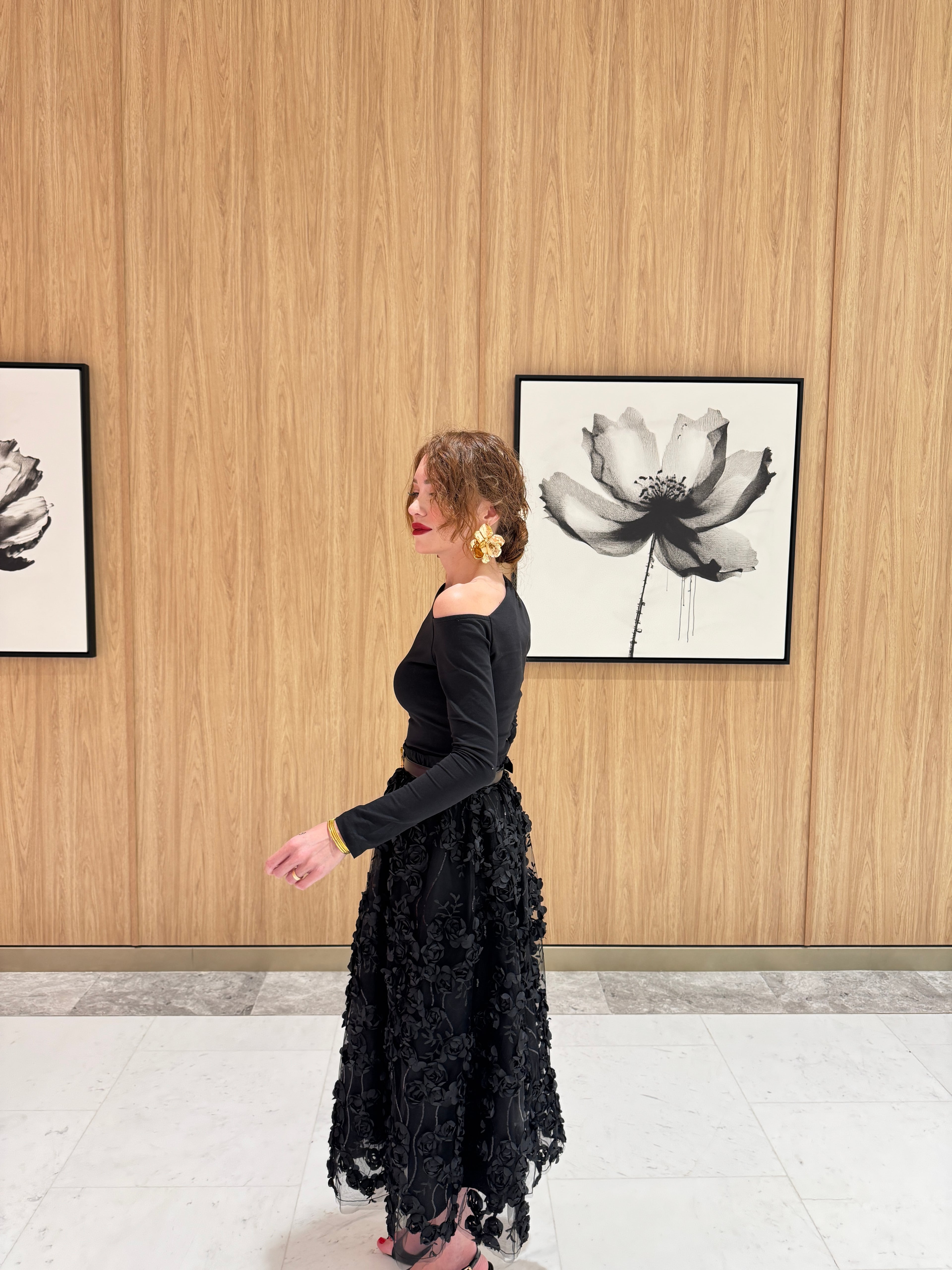 ROSE 3 BOYUTLU ÇİÇEK KABARTMALI TASARIM ETEK ( ÖN SİPARİŞTİR 31 EKİM)