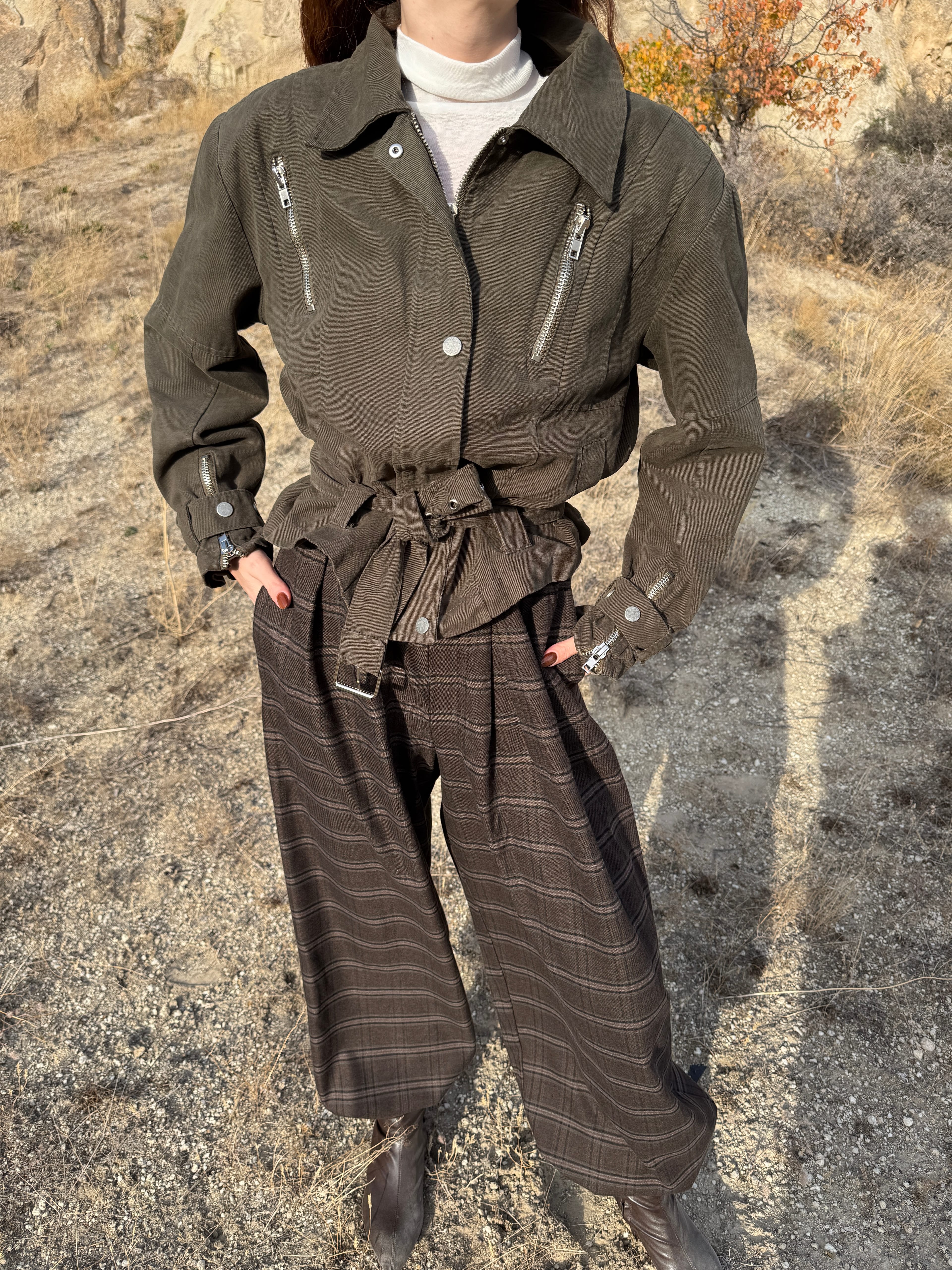  ZELVE KEMERLİ GABARDİN TASARİM CEKET 