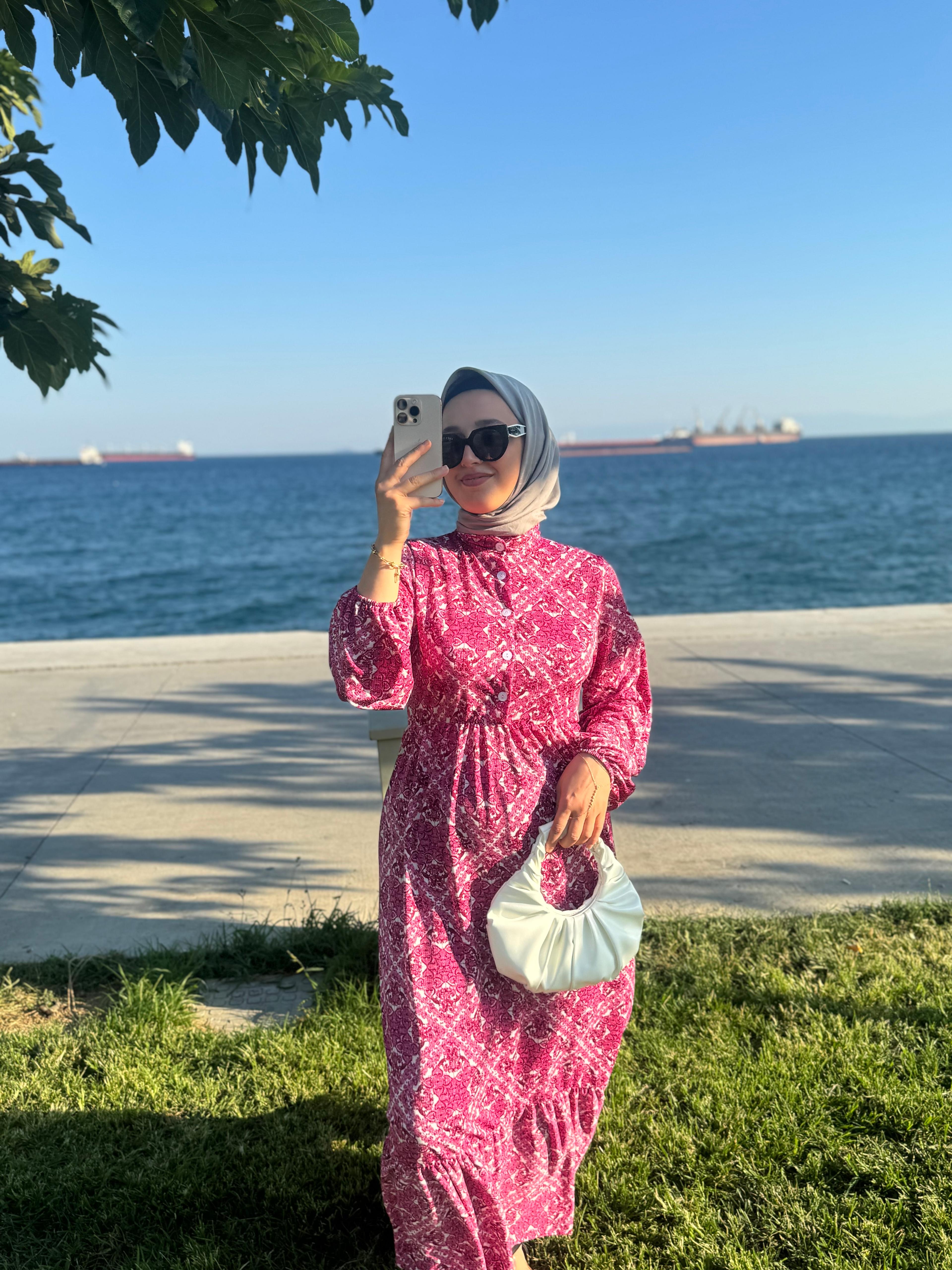 Pembe Desenli Kadın Elbise