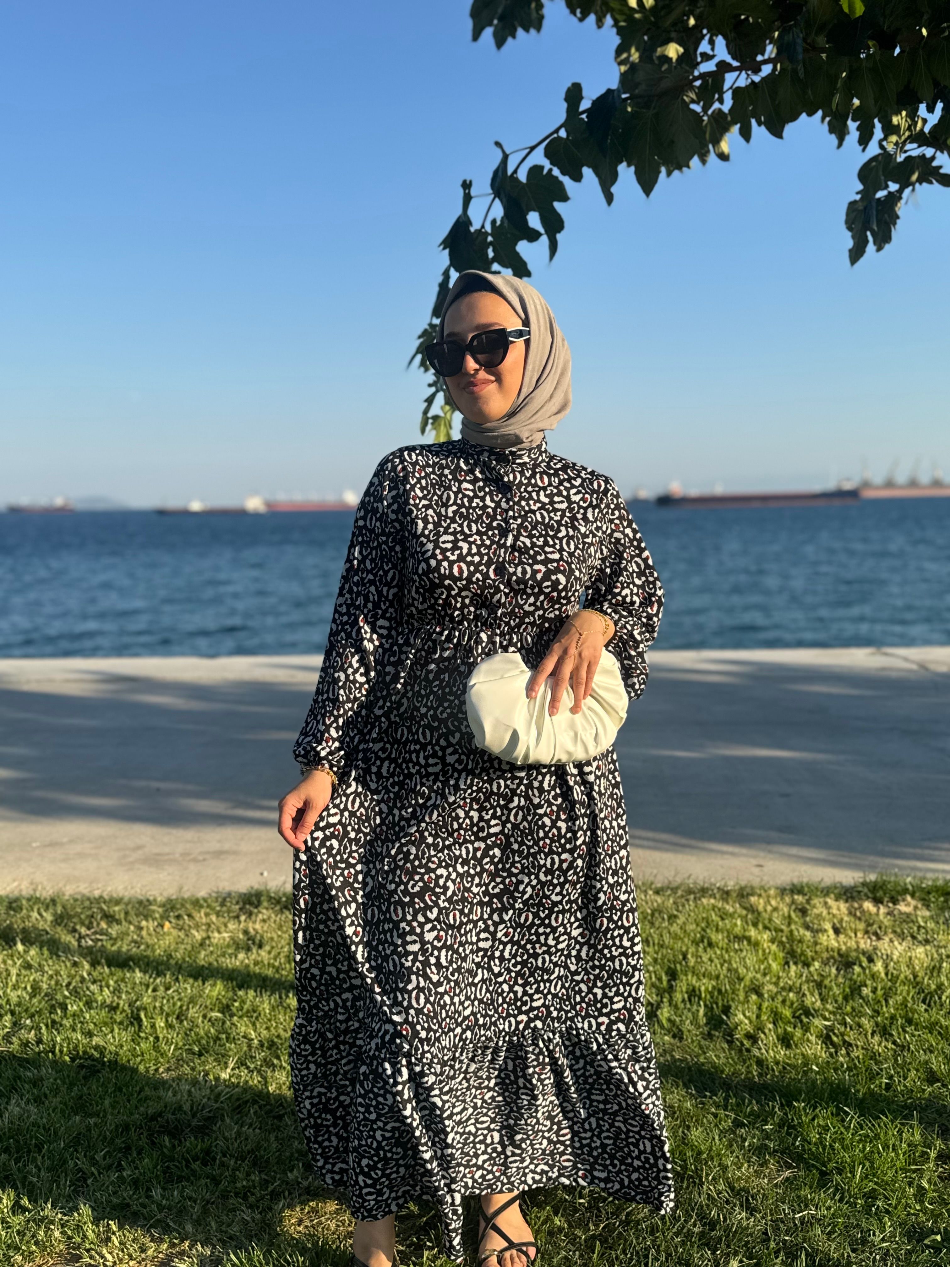 Siyah Beyaz Desenli Kadın Elbise