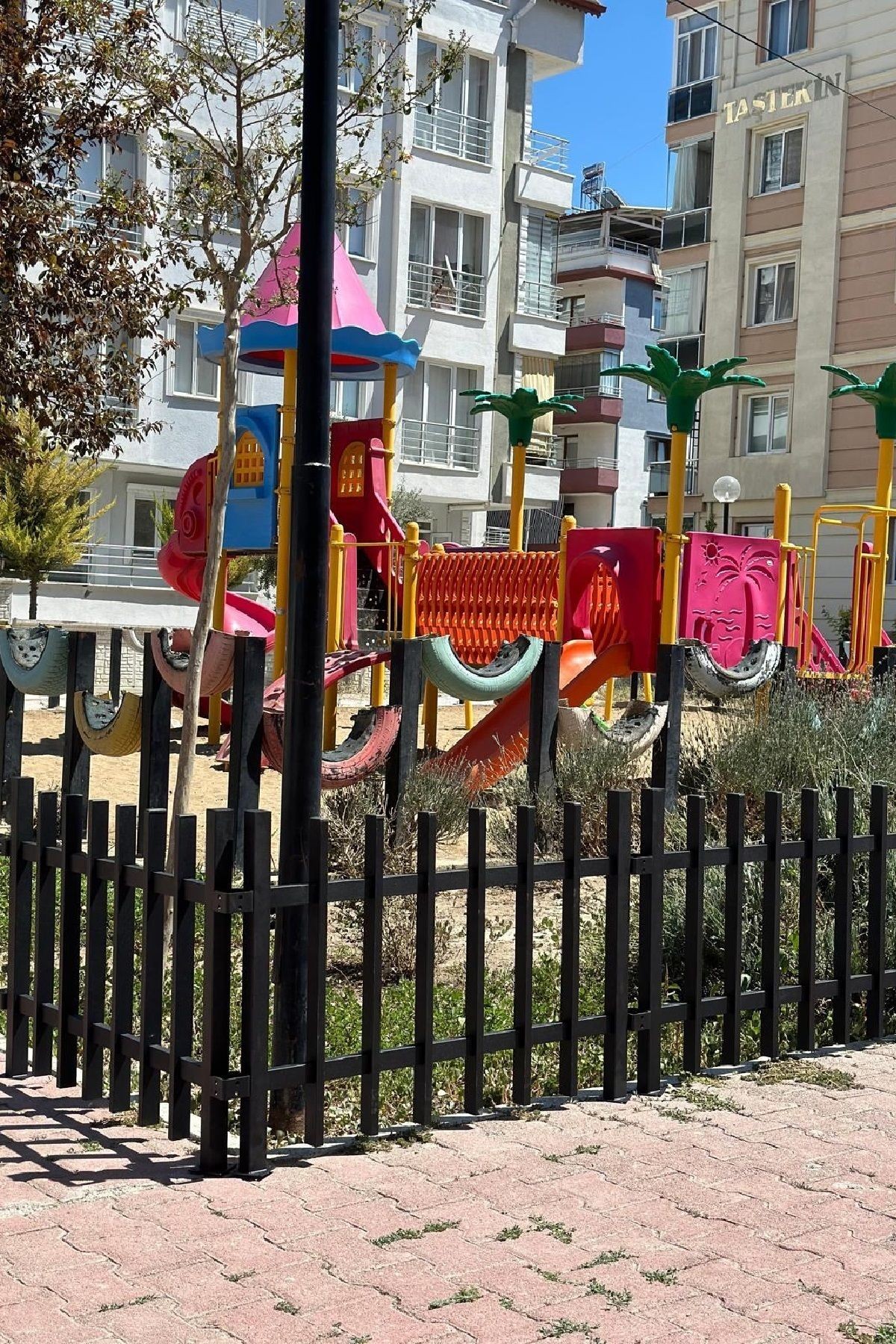 Dekoratif Bahçe Çiti 1 Metre Duvar Çiti Metal Siyah Peyzaj Koruma