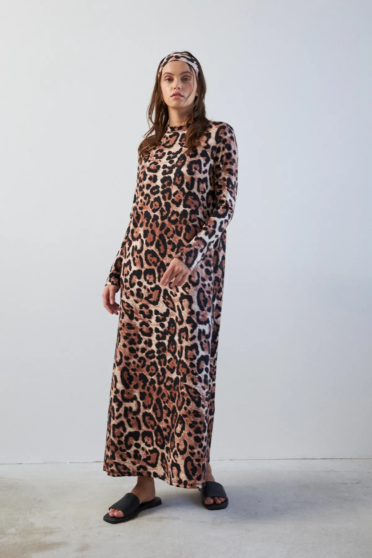Yoğun Leopar Desenli Yarım Balıkçı Yaka Uzun Kollu Elbise