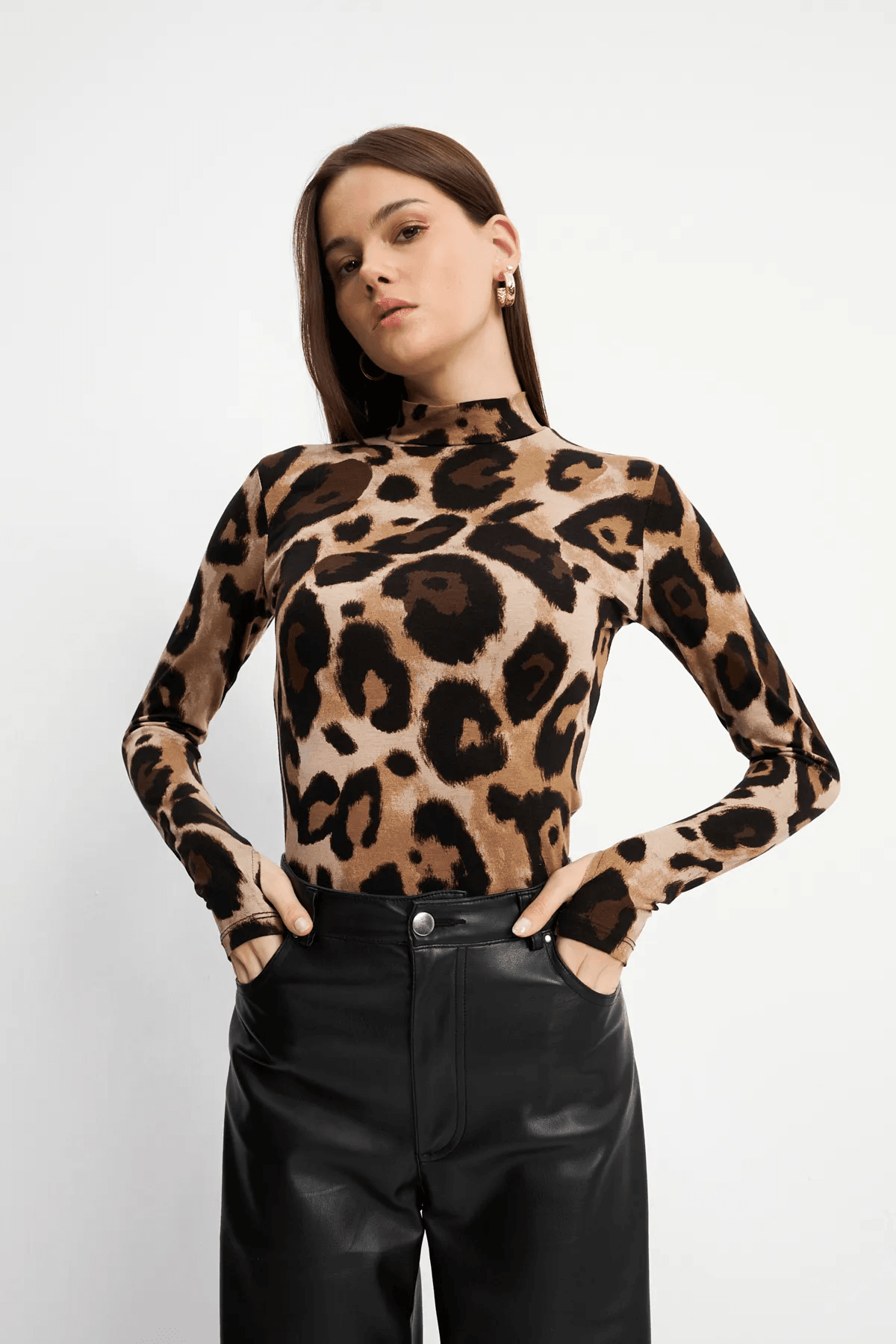 Kadın Koyu Kahve İri Parça Leopar Desenli Parmak Detaylı Body