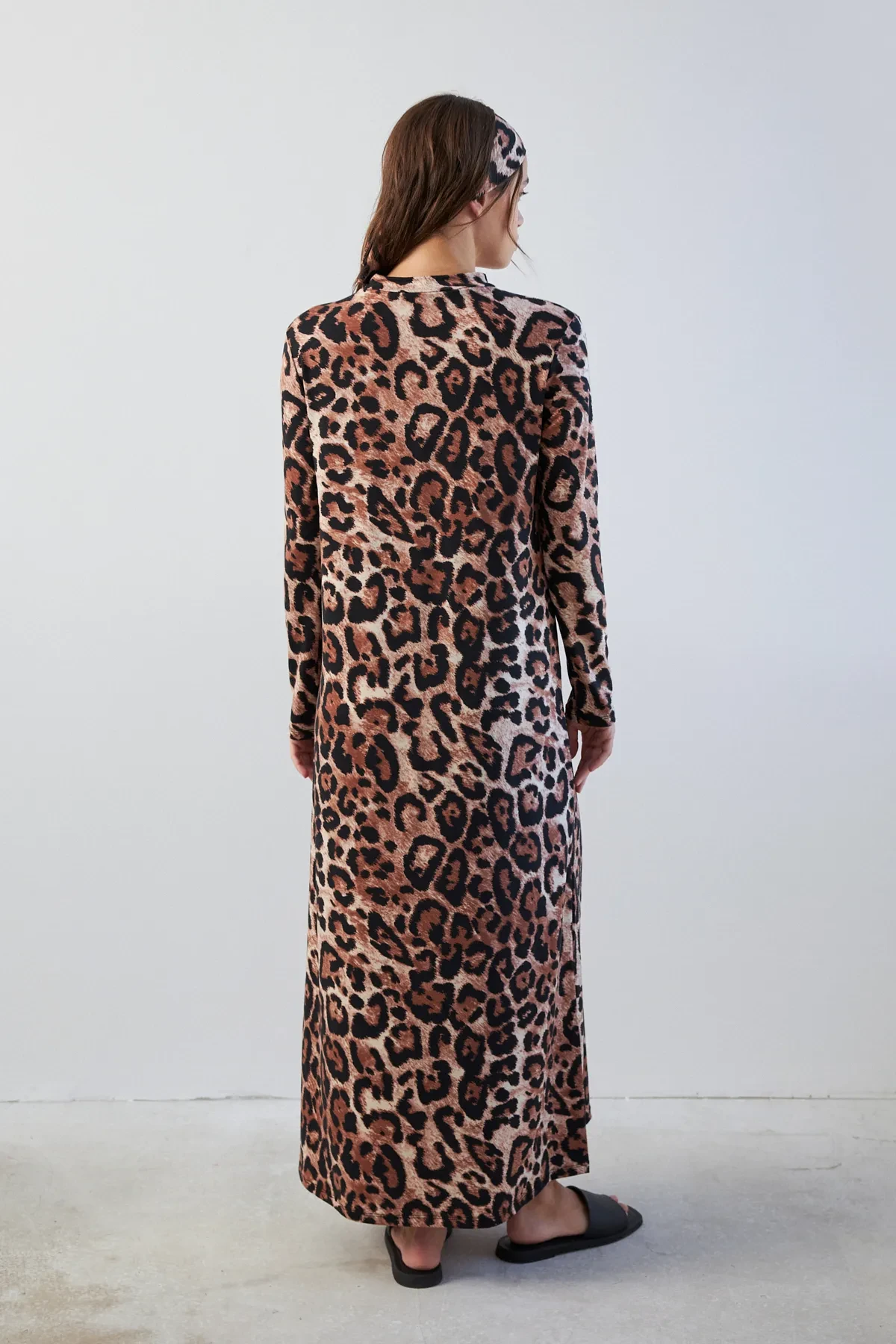 Yoğun Leopar Desenli Yarım Balıkçı Yaka Uzun Kollu Elbise