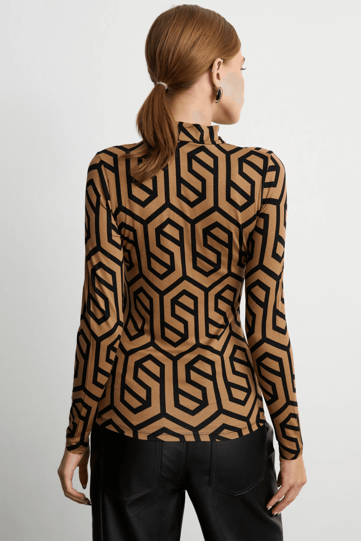 Camel Siyah Dik Geometrik Desenli Body