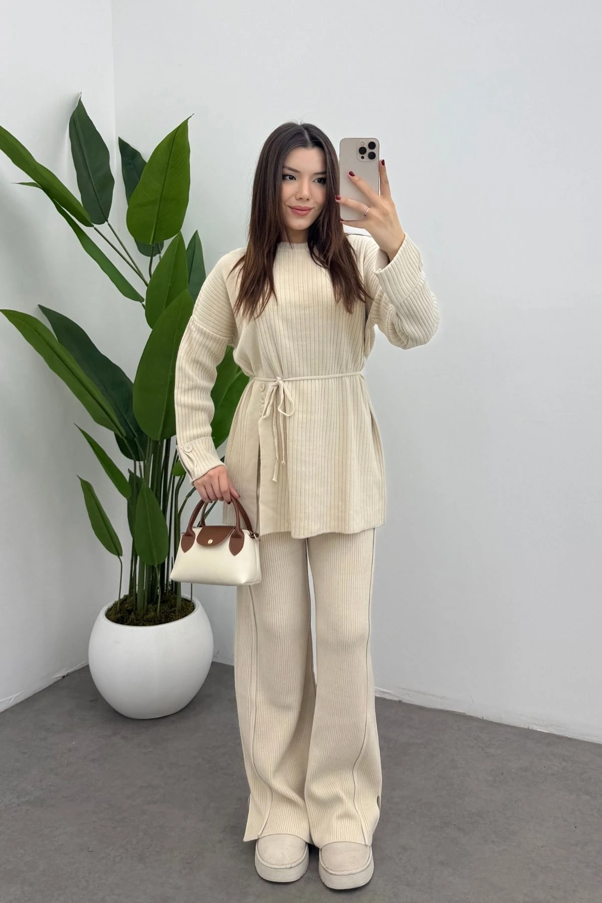 Krem Bel Bağlamalı Düğme Detaylı Fitilli Triko Kazak Pantolon İkili Takım