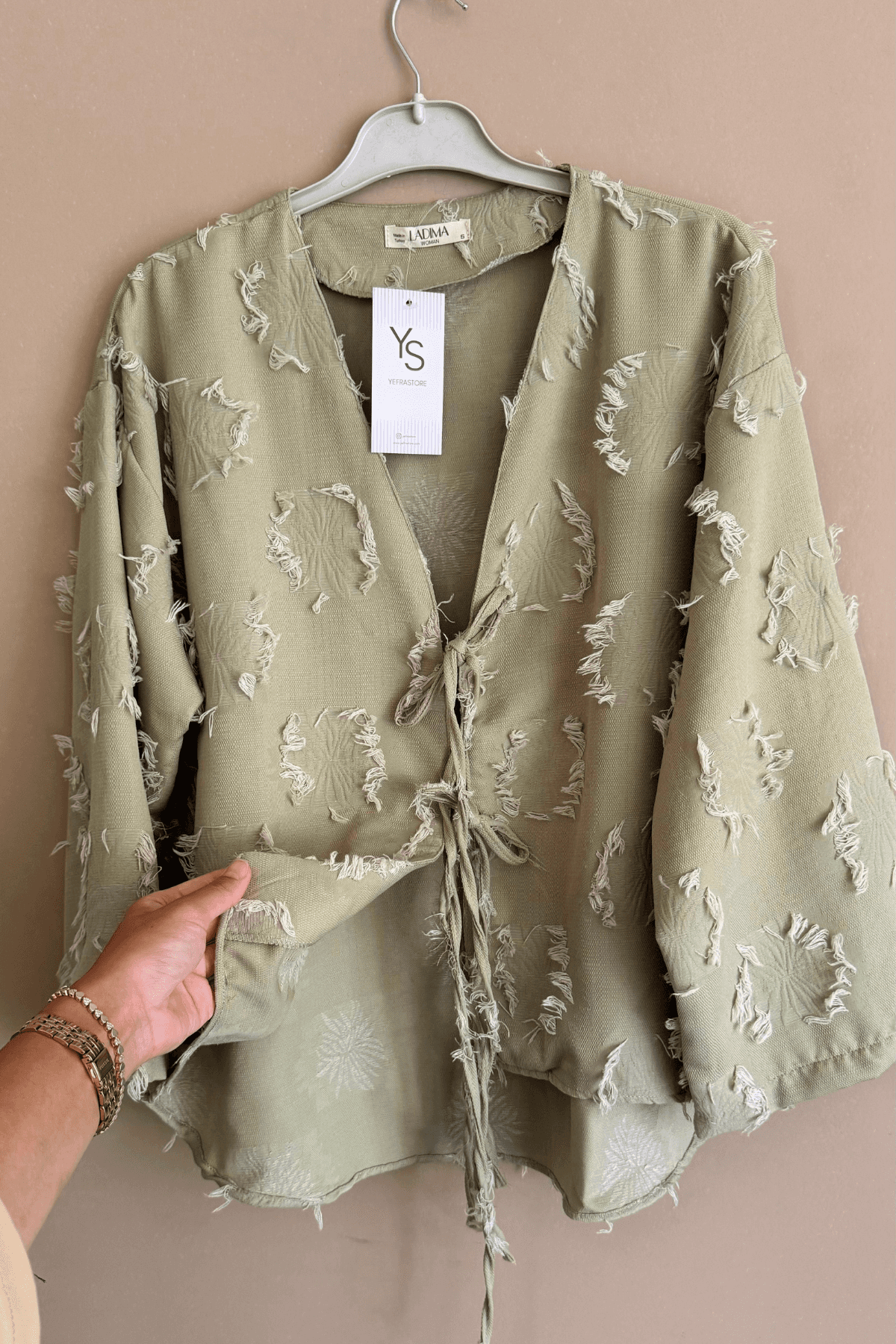 Püskül Detaylı Pastel Yeşil Kimono Gömlek