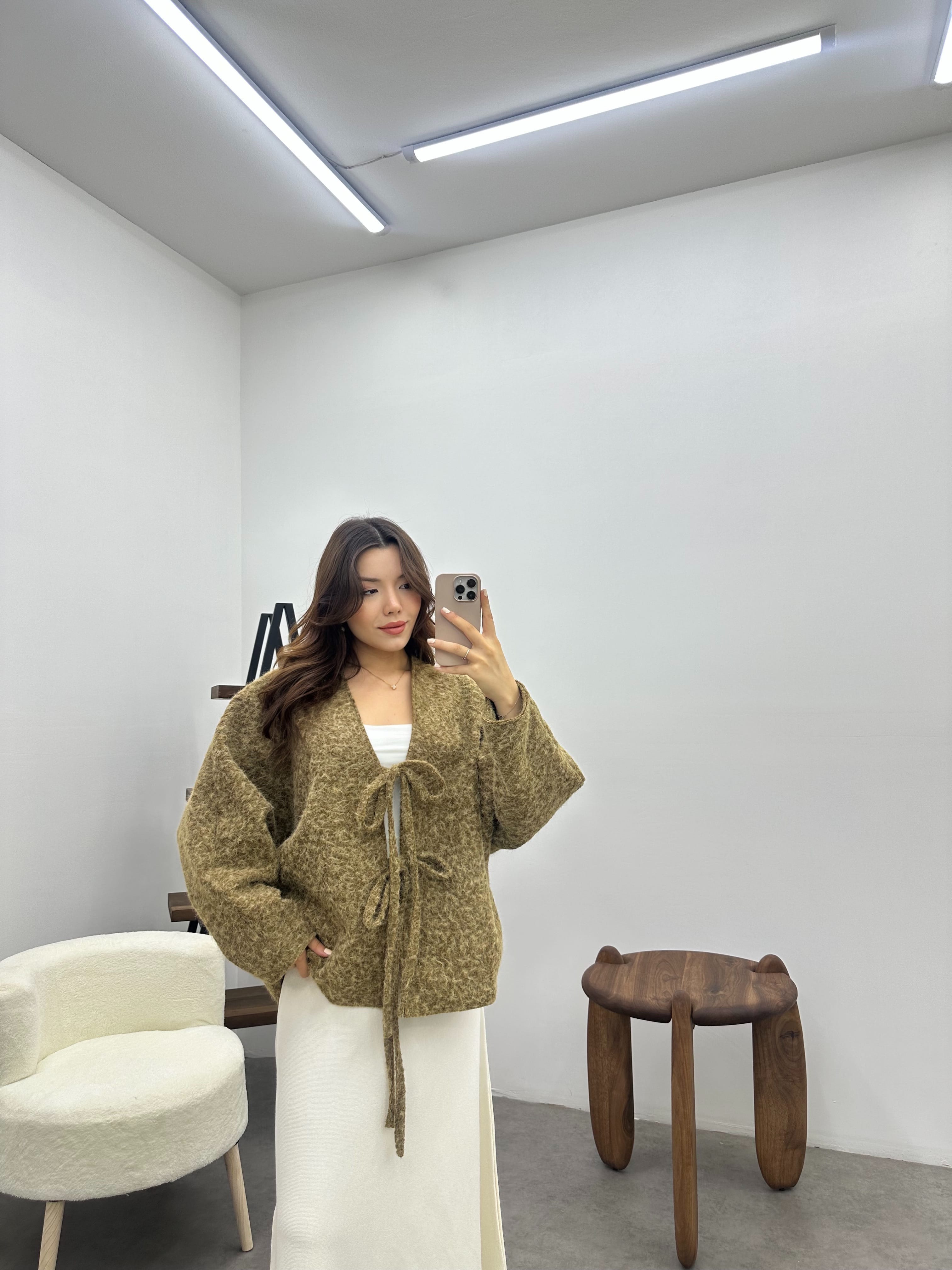 Pera Bağlama Detaylı Camel Kaşe Ceket