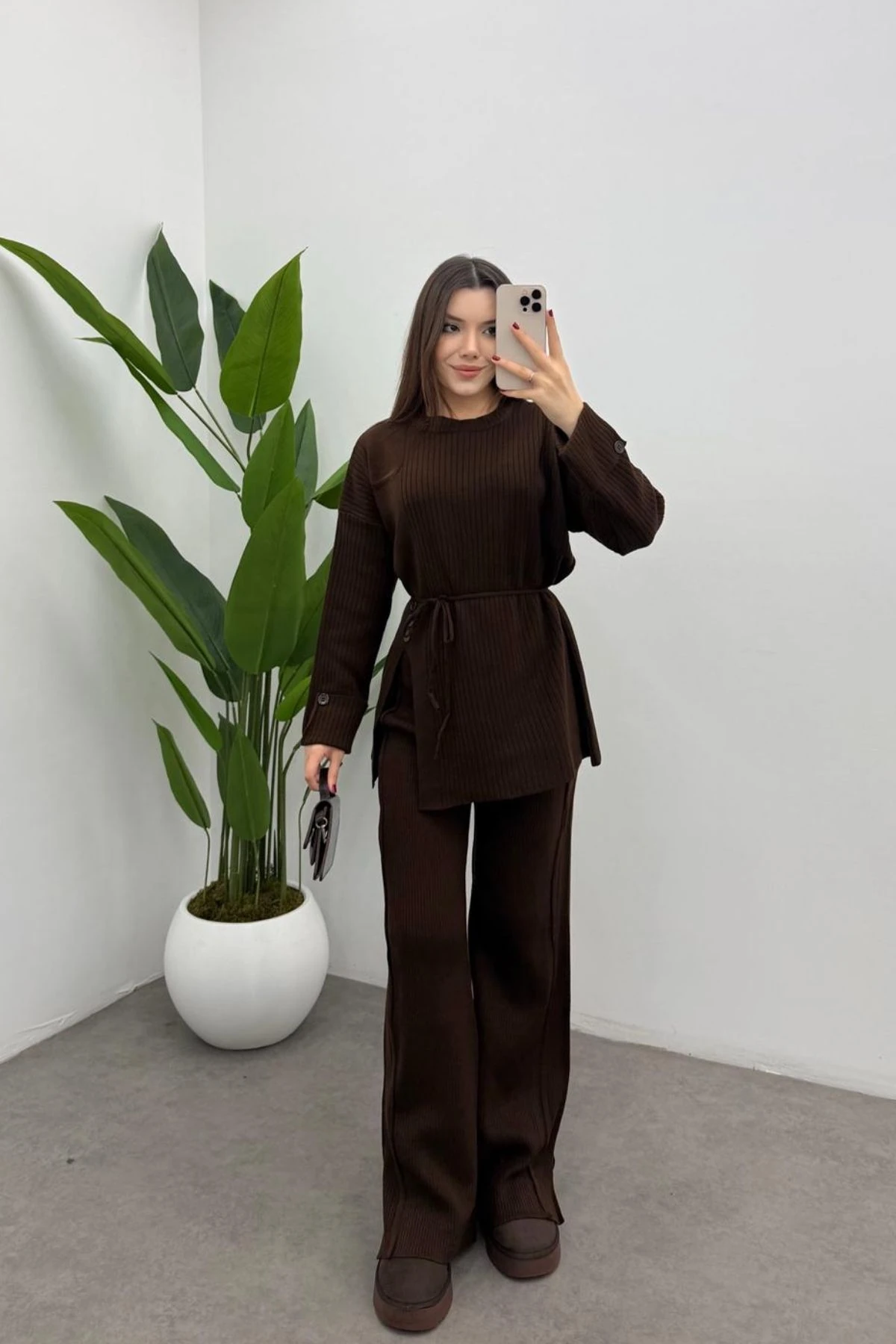 Kahverengi  Bel Bağlamalı Düğme Detaylı Fitilli Triko Kazak Pantolon İkili Takım