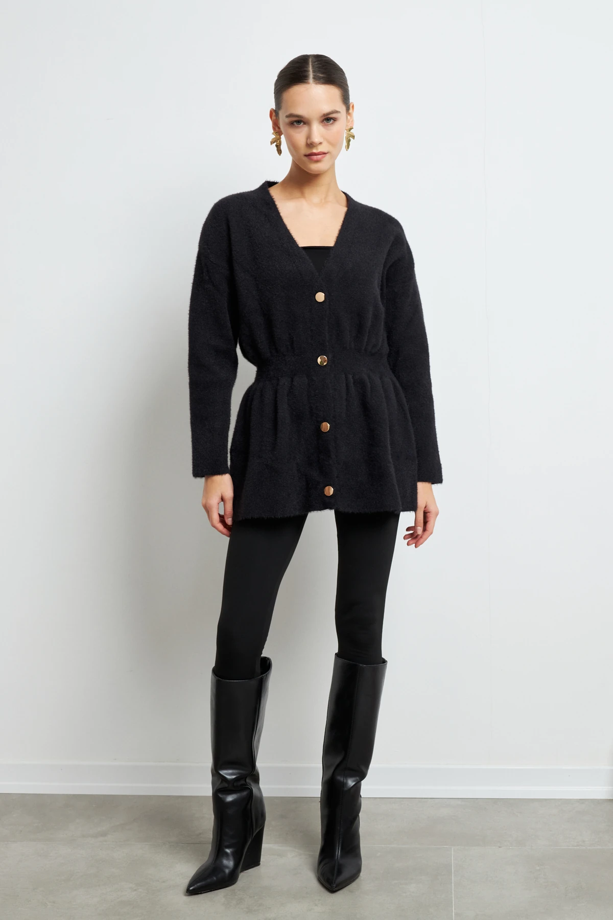 Gold Düğmeli Soft Hırka- SİYAH