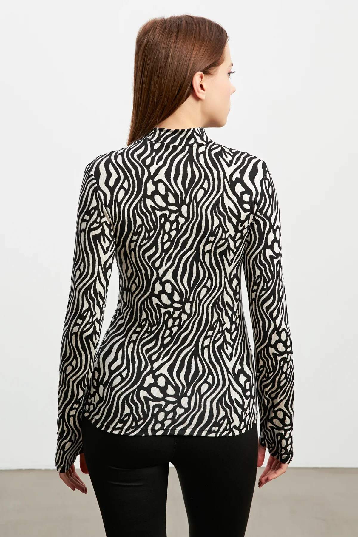 Bej Geçişli Zebra Desenli Parmak Detaylı Body