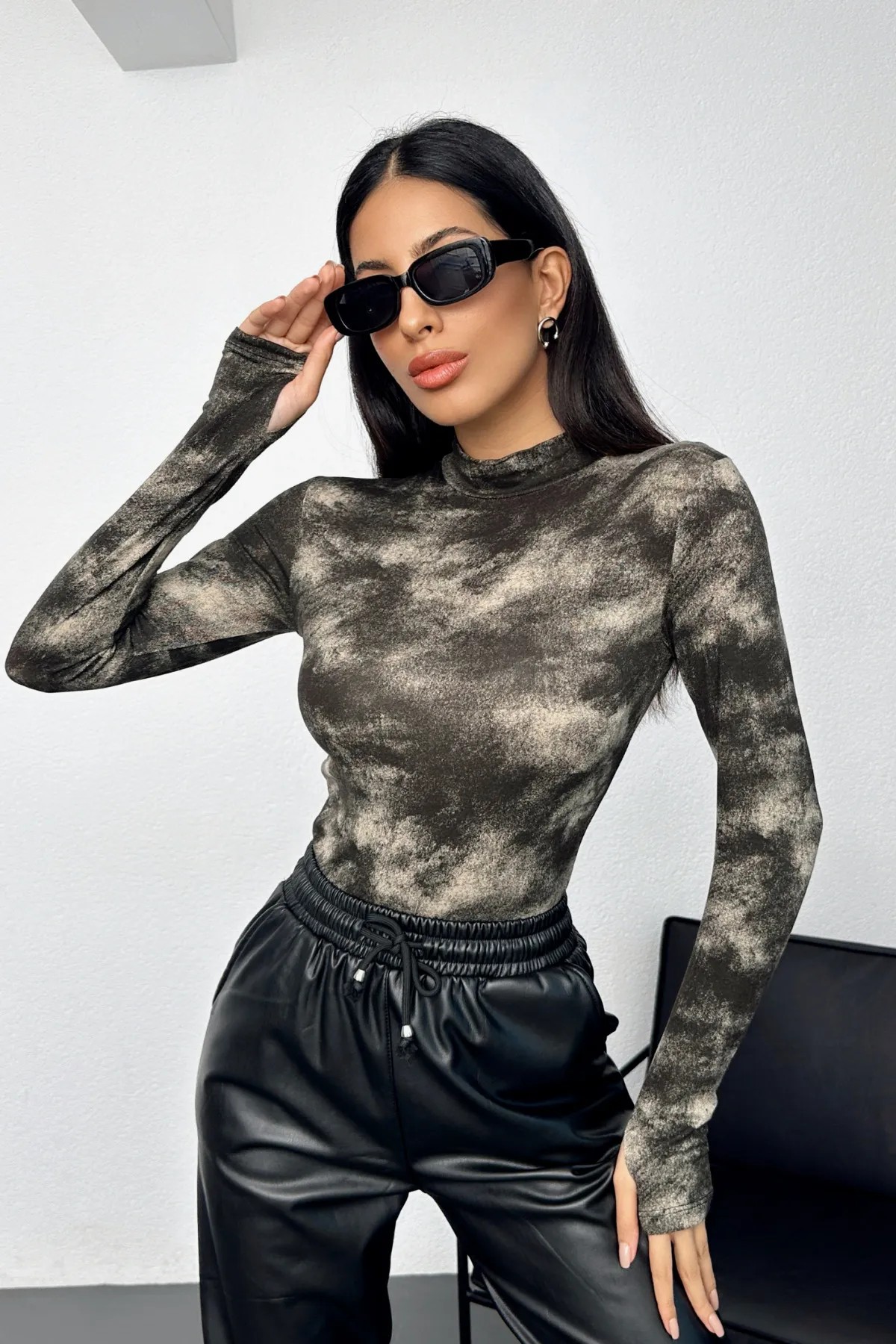 Füme Baskı Desenli Parmak Detaylı Body