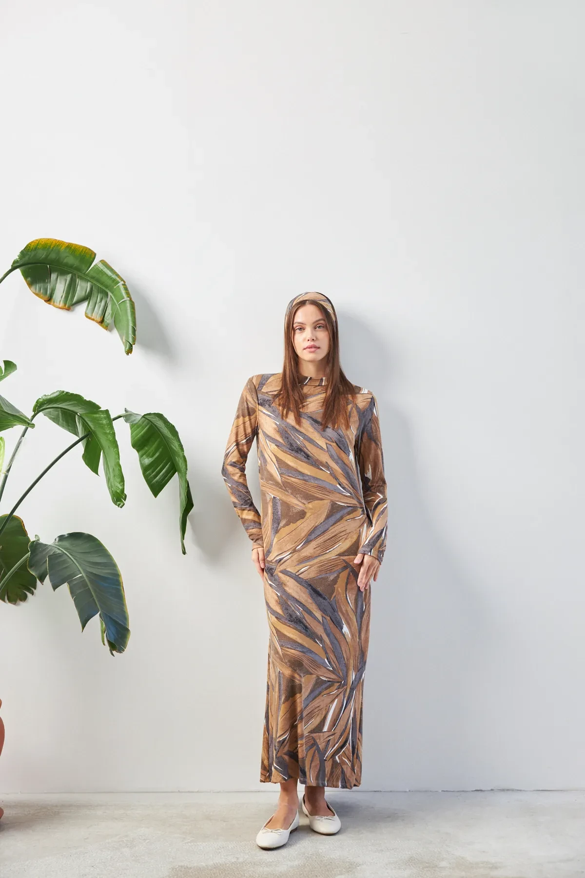 Mocha Uzun Yaprak Desenli Yarım Balıkçı Yaka Uzun Kollu Elbise