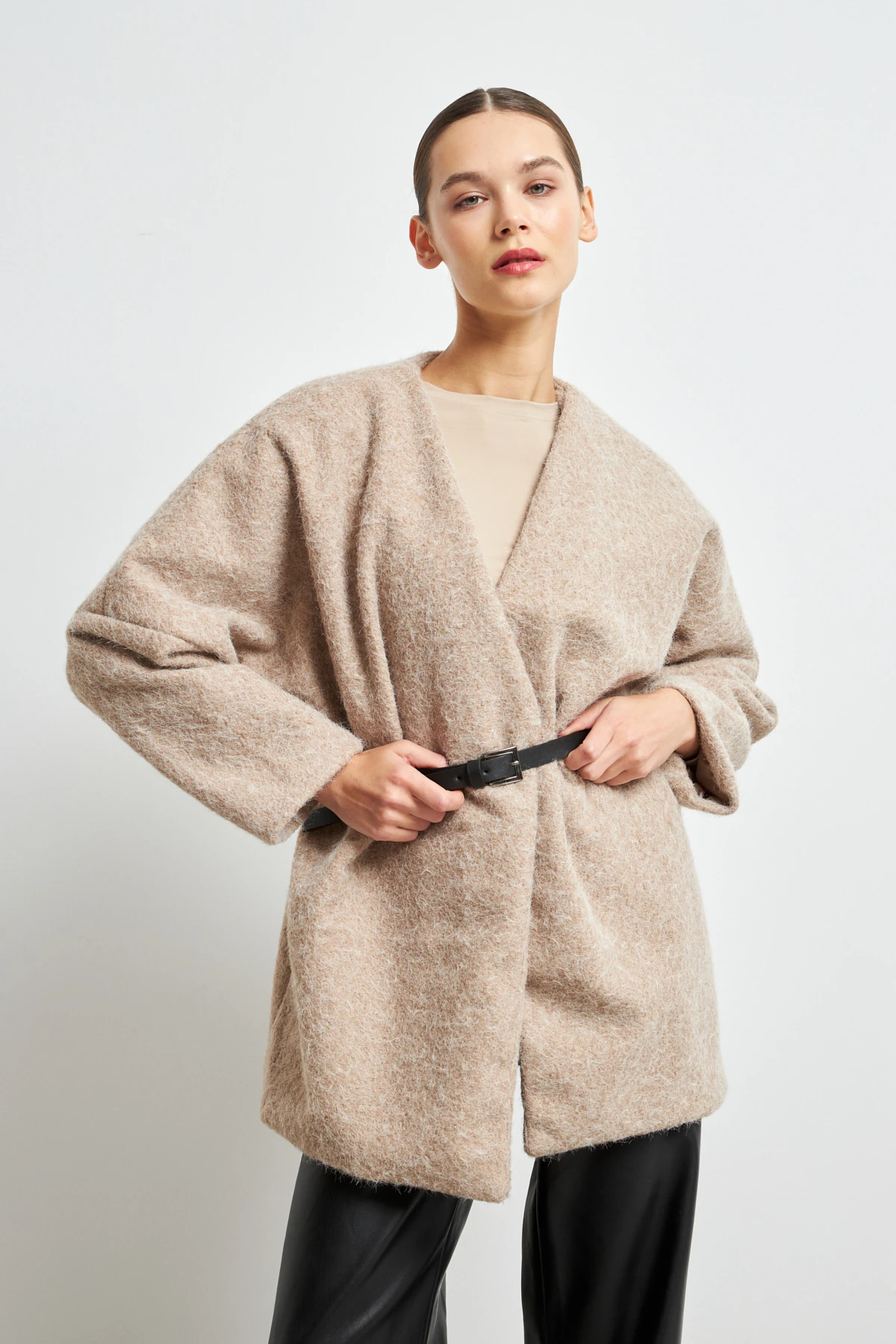 Kemerli Kaşe Ceket- KREM