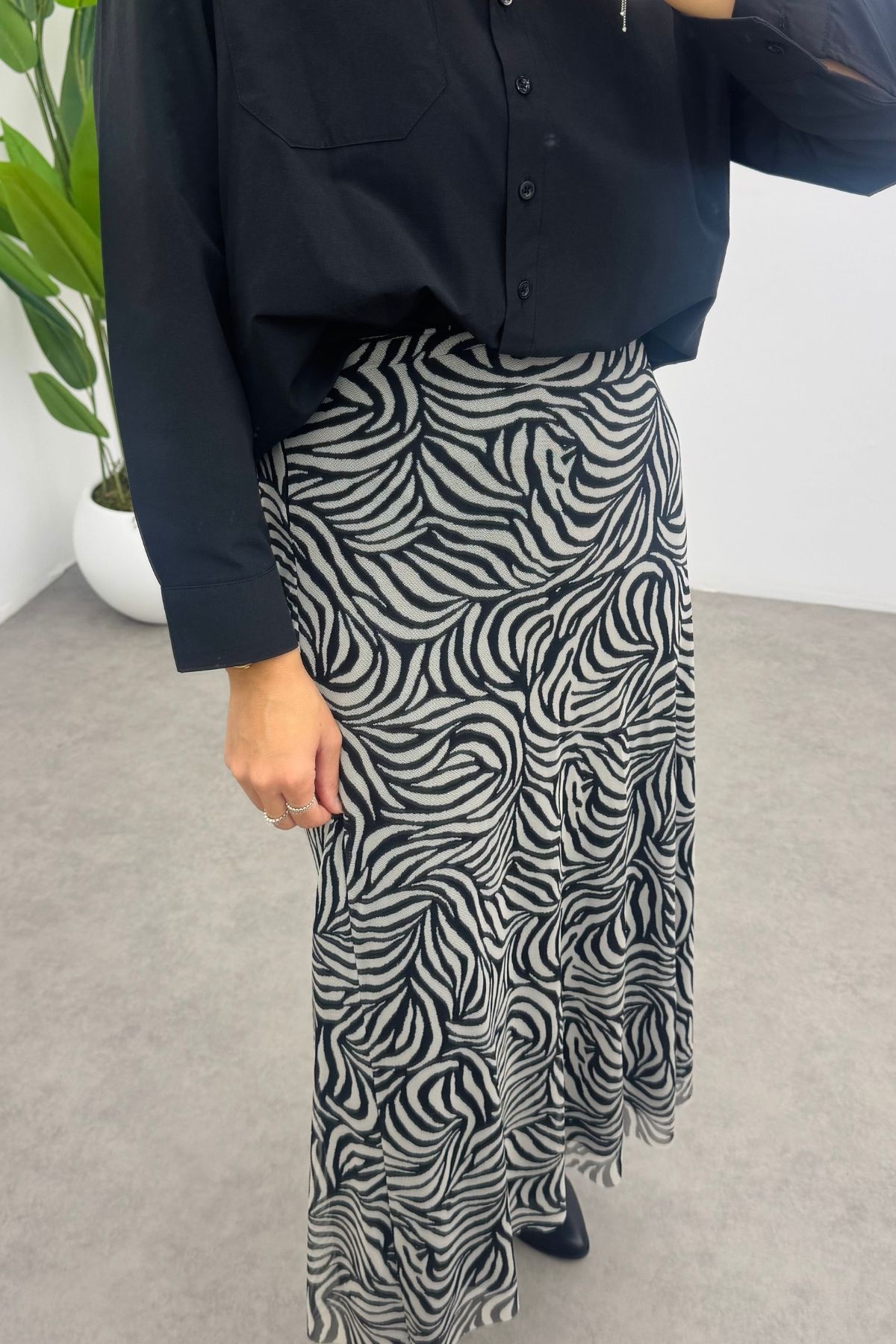 Siyah Beyaz Zebra Desenli Tül Etek