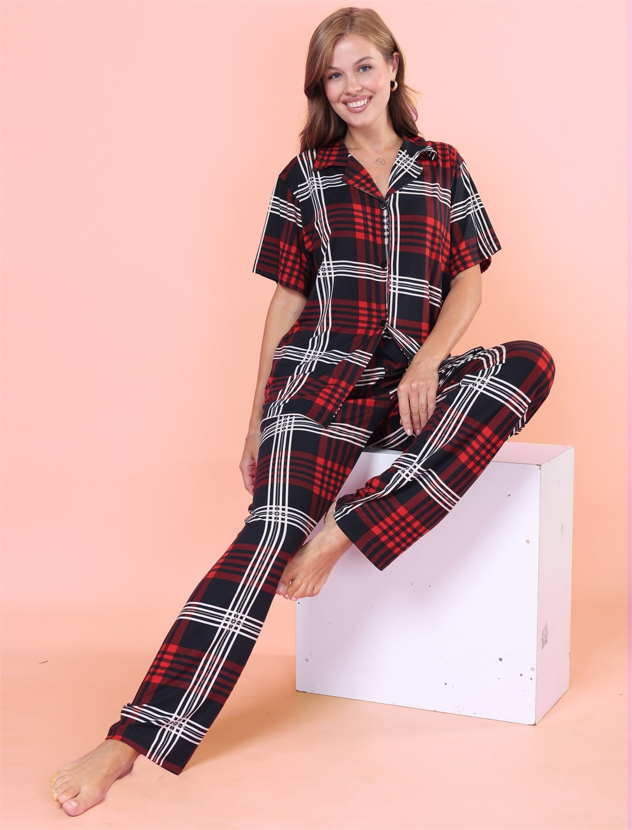 Jenika Kadın Milan Kumaşlı Düğmeli Gömlek Yaka Pijama Takımı – Rahat ve Şık Ev Giyim - 59610