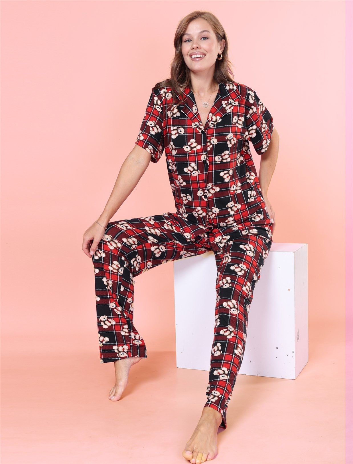 Jenika Kadın Milan Kumaşlı Düğmeli Gömlek Yaka Pijama Takımı – Rahat ve Şık Ev Giyim - 59609