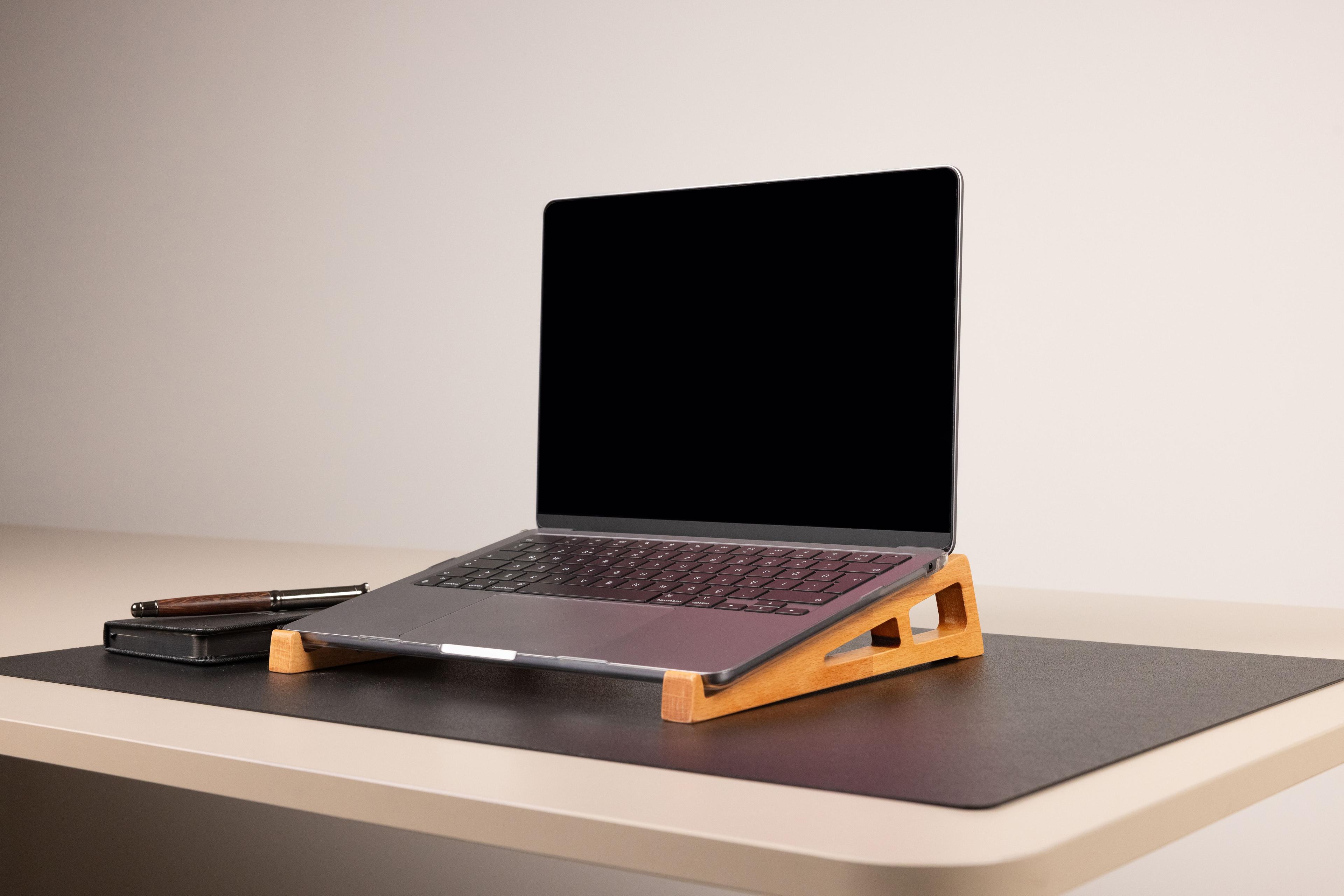 Delikli Laptop Standı