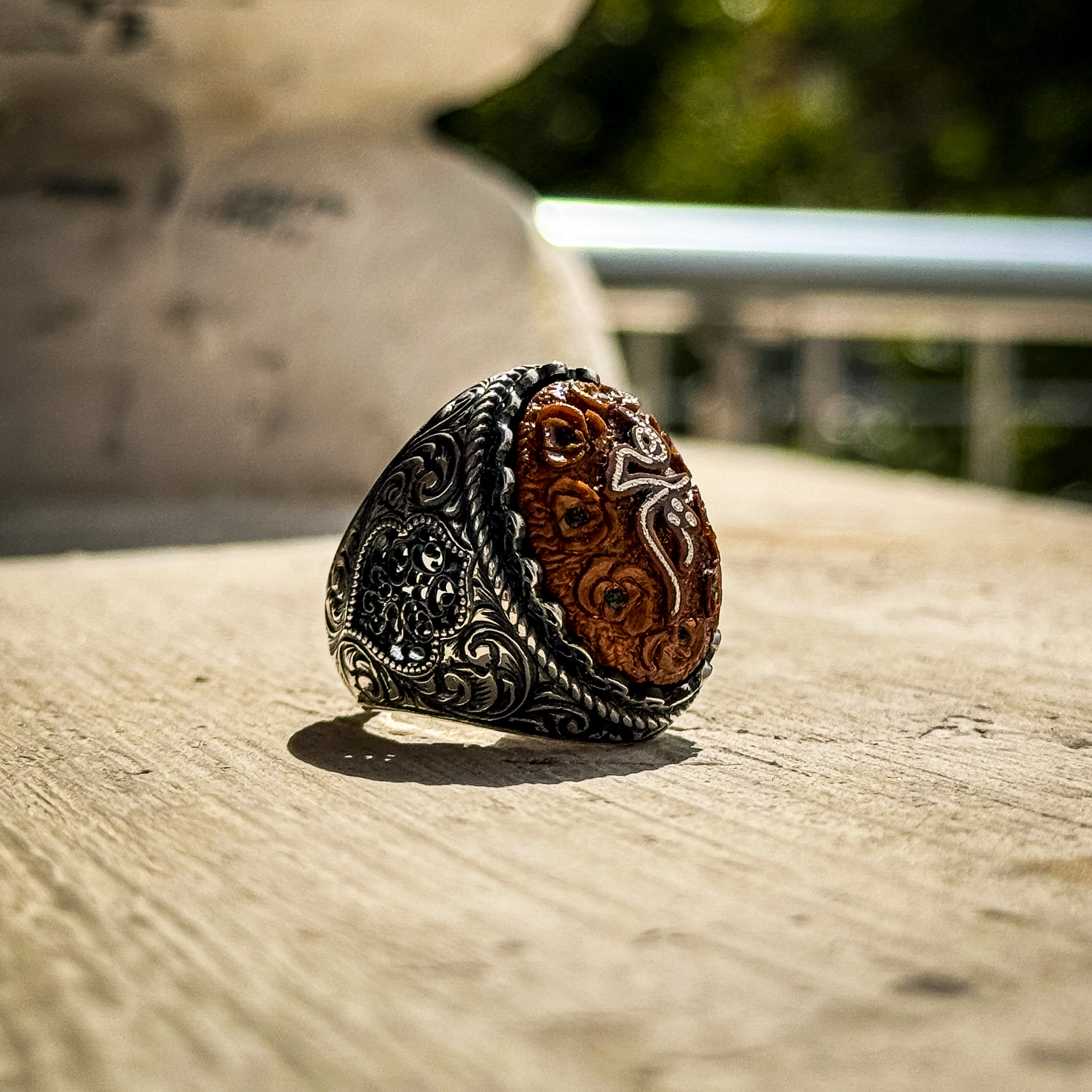 Kuka Taşı Oyma Gül Motifli Hiç Yazılı Telkari Gümüş Erkek Yüzük